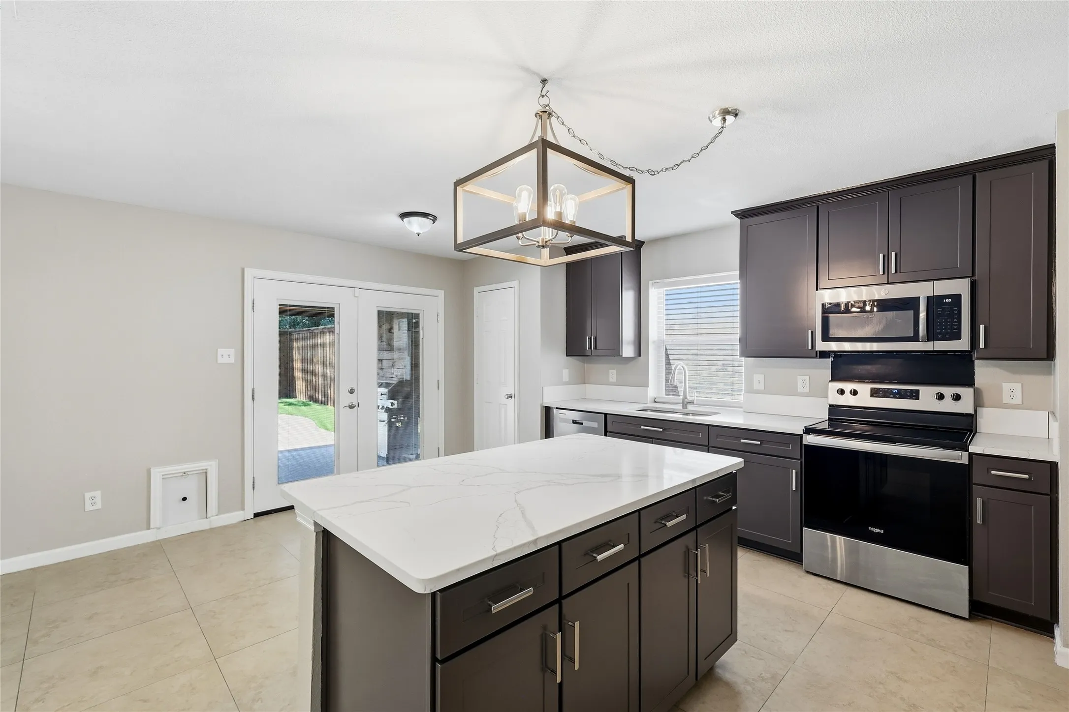 Single Family Residence For Sale in Tarrant County , 3520 Cattlebaron Drive, Fort Worth, Texas 76262, 4 Bedroom, 3 Bathroom, 2 Garage spaces, 2,402 Sqft, built in 2001, mls#21354119, Real Estate Agent in Fort Worth, Homes For Sale in Tarrant county, Homes For Sale in Fort Worth, Realtor in Fort Worth Texas, Real Estate Brokerage Independent Realty Texas, Luminita Cordes Realtor