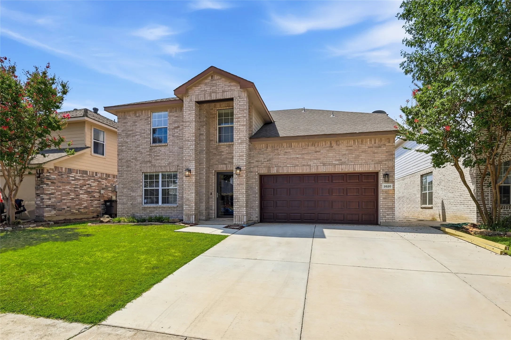 Single Family Residence For Sale in Tarrant County , 3520 Cattlebaron Drive, Fort Worth, Texas 76262, 4 Bedroom, 3 Bathroom, 2 Garage spaces, 2,402 Sqft, built in 2001, mls#21354119, Real Estate Agent in Fort Worth, Homes For Sale in Tarrant county, Homes For Sale in Fort Worth, Realtor in Fort Worth Texas, Real Estate Brokerage Independent Realty Texas, Luminita Cordes Realtor