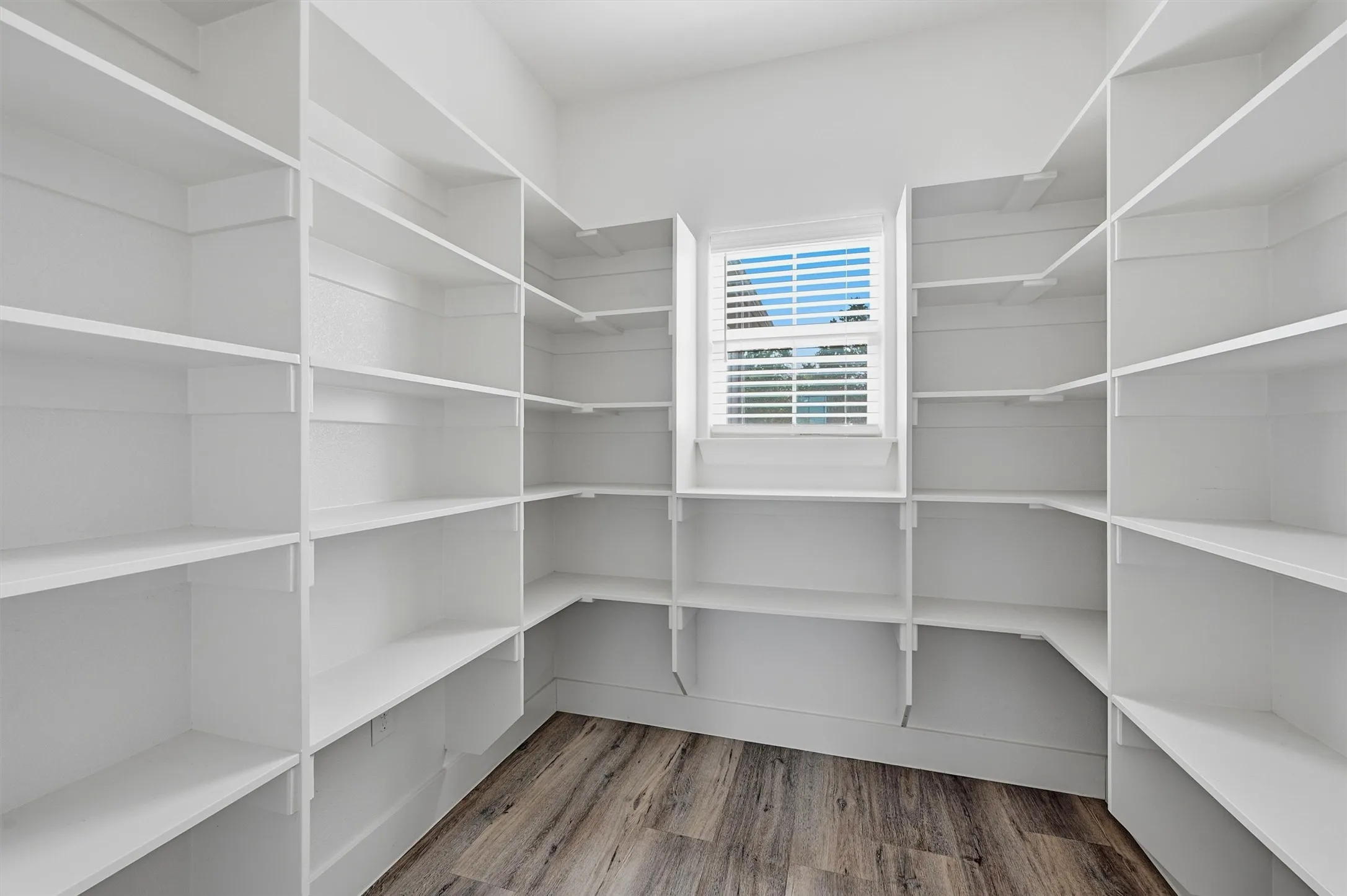 Single Family Residence For Sale in Grayson County , 237 Gun Club Road, Denison, Texas 75021, 3 Bedroom, 3 Bathroom, 2 Garage spaces, 1,600 Sqft, built in 2023, mls#21354305, Real Estate Agent in Denison, Homes For Sale in Grayson county, Homes For Sale in Denison, Realtor in Denison Texas, Real Estate Brokerage Independent Realty Texas, Luminita Cordes Realtor
