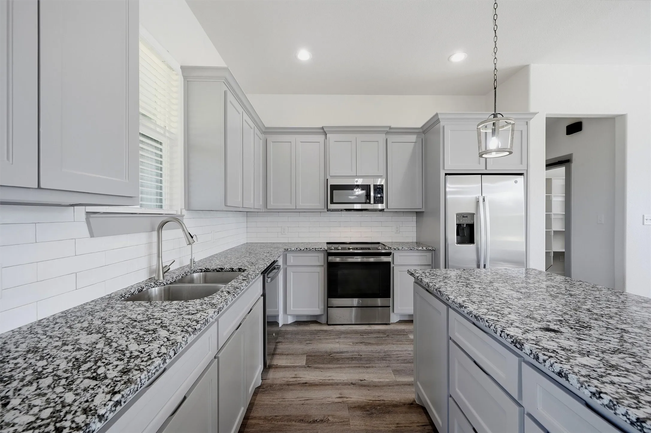 Single Family Residence For Sale in Grayson County , 237 Gun Club Road, Denison, Texas 75021, 3 Bedroom, 3 Bathroom, 2 Garage spaces, 1,600 Sqft, built in 2023, mls#21354305, Real Estate Agent in Denison, Homes For Sale in Grayson county, Homes For Sale in Denison, Realtor in Denison Texas, Real Estate Brokerage Independent Realty Texas, Luminita Cordes Realtor