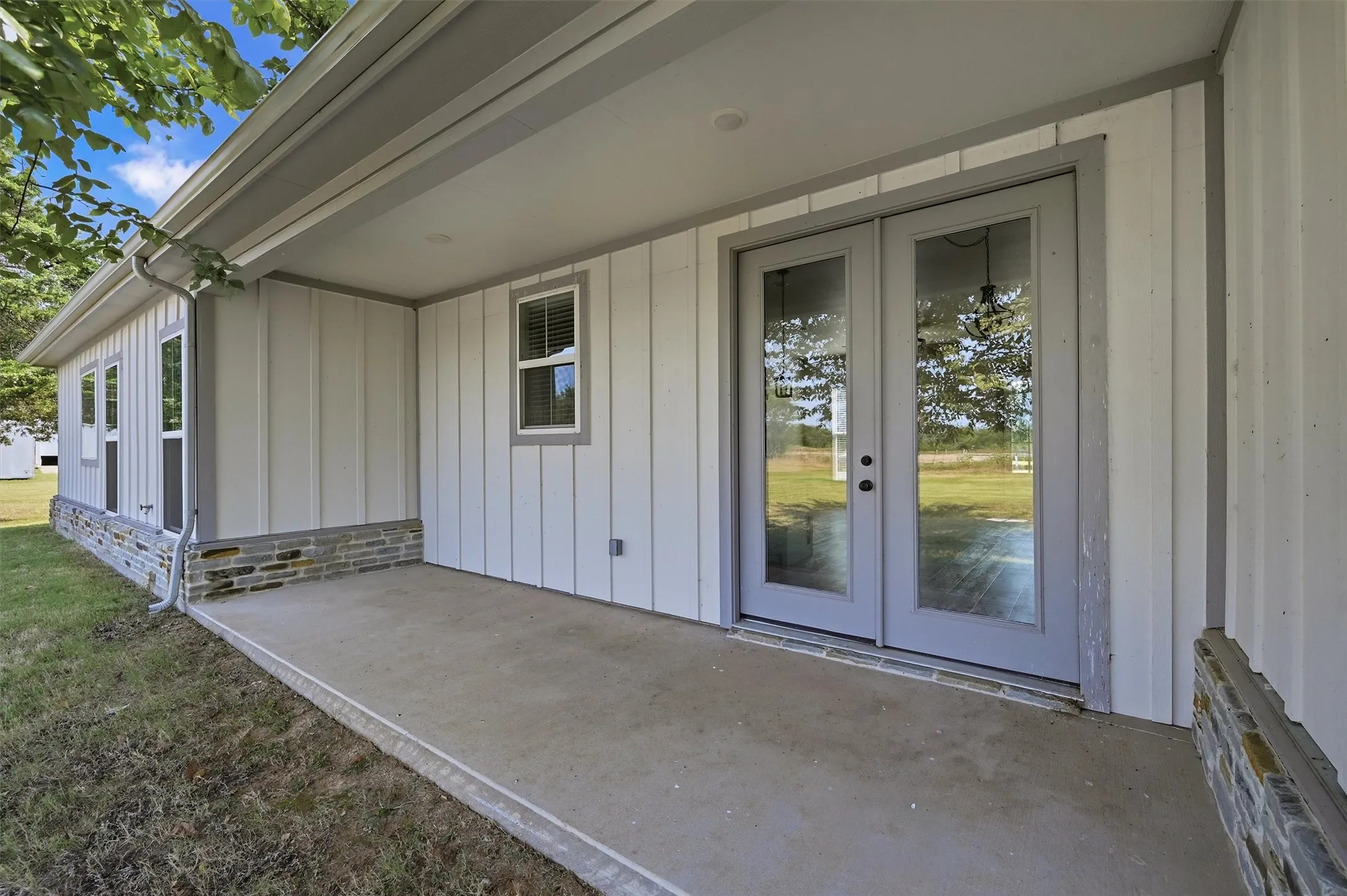 Single Family Residence For Sale in Grayson County , 237 Gun Club Road, Denison, Texas 75021, 3 Bedroom, 3 Bathroom, 2 Garage spaces, 1,600 Sqft, built in 2023, mls#21354305, Real Estate Agent in Denison, Homes For Sale in Grayson county, Homes For Sale in Denison, Realtor in Denison Texas, Real Estate Brokerage Independent Realty Texas, Luminita Cordes Realtor