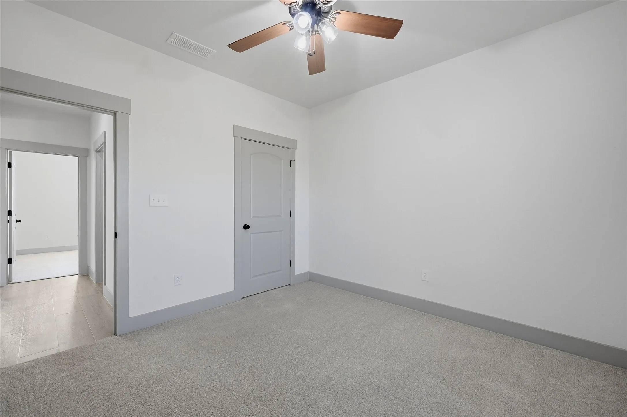 Single Family Residence For Sale in Grayson County , 237 Gun Club Road, Denison, Texas 75021, 3 Bedroom, 3 Bathroom, 2 Garage spaces, 1,600 Sqft, built in 2023, mls#21354305, Real Estate Agent in Denison, Homes For Sale in Grayson county, Homes For Sale in Denison, Realtor in Denison Texas, Real Estate Brokerage Independent Realty Texas, Luminita Cordes Realtor