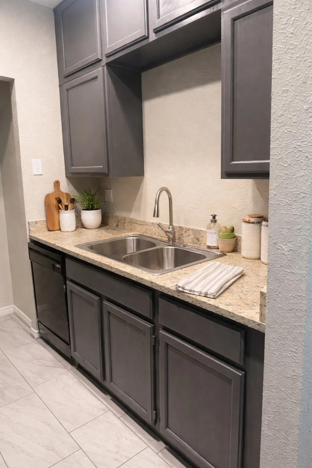 Single Family Residence For Rent in Dallas County , 5620 Live Oak Street 306, Dallas, Texas 75206, 1 Bedroom, 1 Bathroom, Garage spaces, 597 Sqft, built in 1982, mls#21354287, Real Estate Agent in Dallas, Homes For Rent in Dallas county, Homes For Rent in Dallas, Realtor in Dallas Texas, Real Estate Brokerage Independent Realty Texas, Luminita Cordes Realtor