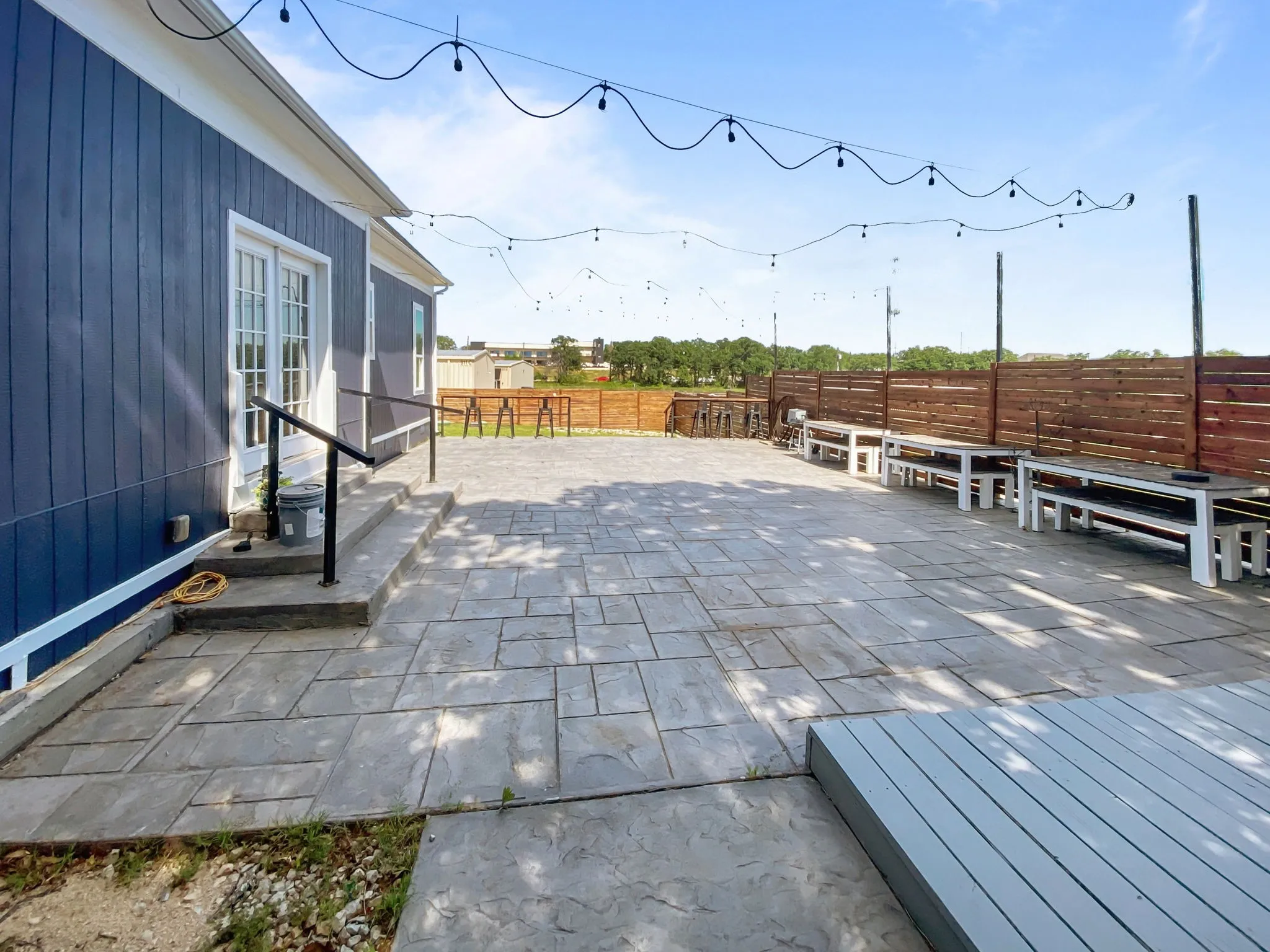 Single Family Residence For Rent in Denton County , 815 Stonecrest Road, Argyle, Texas 76226, 2 Bedrooms, 2 Bathrooms, Garage spaces, 1,264 Sqft, built in 1961, Price $2,400, mls#21348440, Real Estate Agent in Argyle, Homes For Rent in Denton county, Homes For Rent in Argyle, Realtor in Argyle Texas, Real Estate Brokerage Independent Realty Texas, Luminita Cordes Realtor