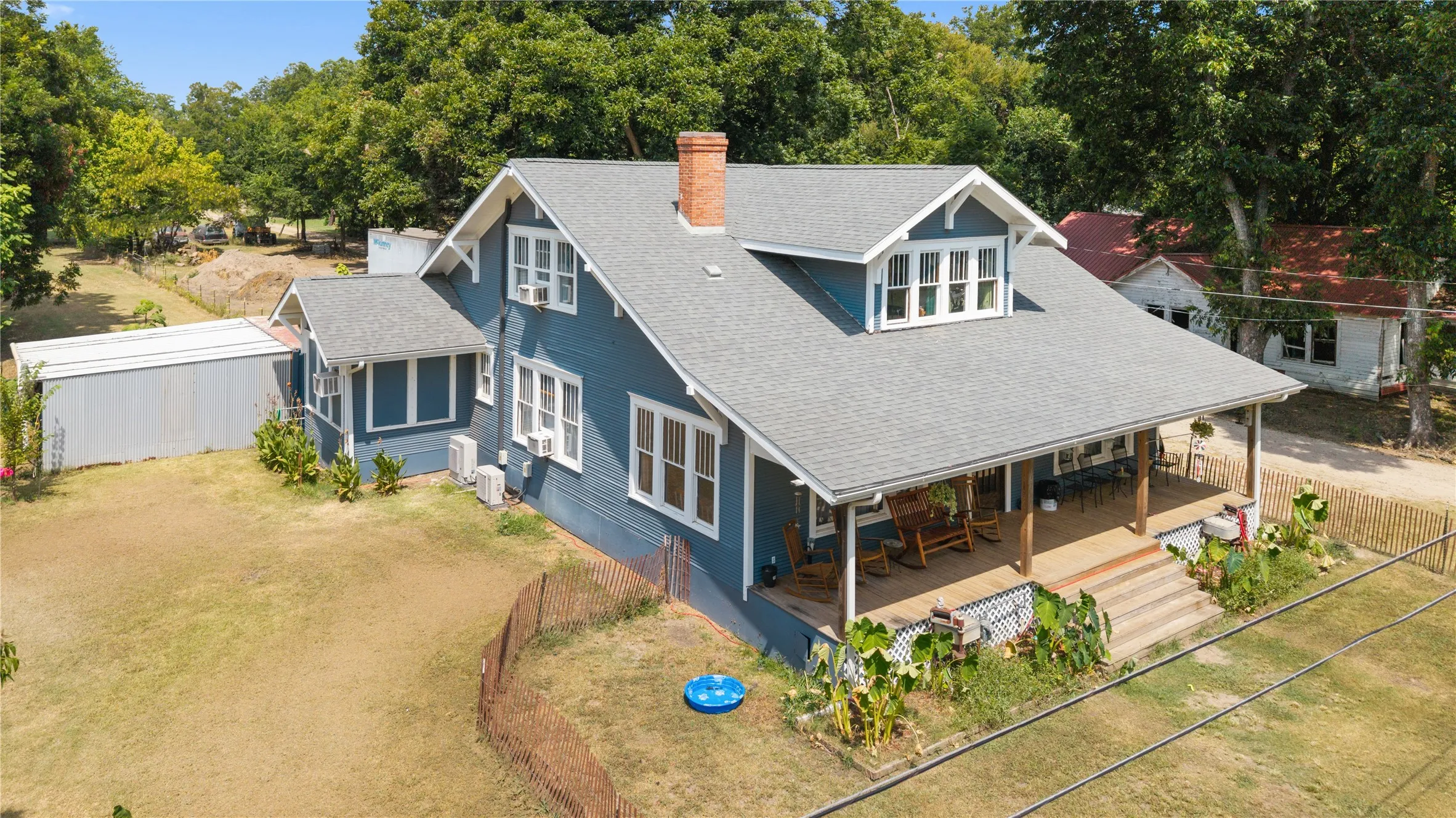 Single Family Residence For Sale in Lamar County , 209 Pecan Street, Roxton, Texas 75477, 3 Bedroom, 3 Bathroom, Garage spaces, 2,812 Sqft, built in 1903, mls#21352639, Real Estate Agent in Roxton, Homes For Sale in Lamar county, Homes For Sale in Roxton, Realtor in Roxton Texas, Real Estate Brokerage Independent Realty Texas, Luminita Cordes Realtor