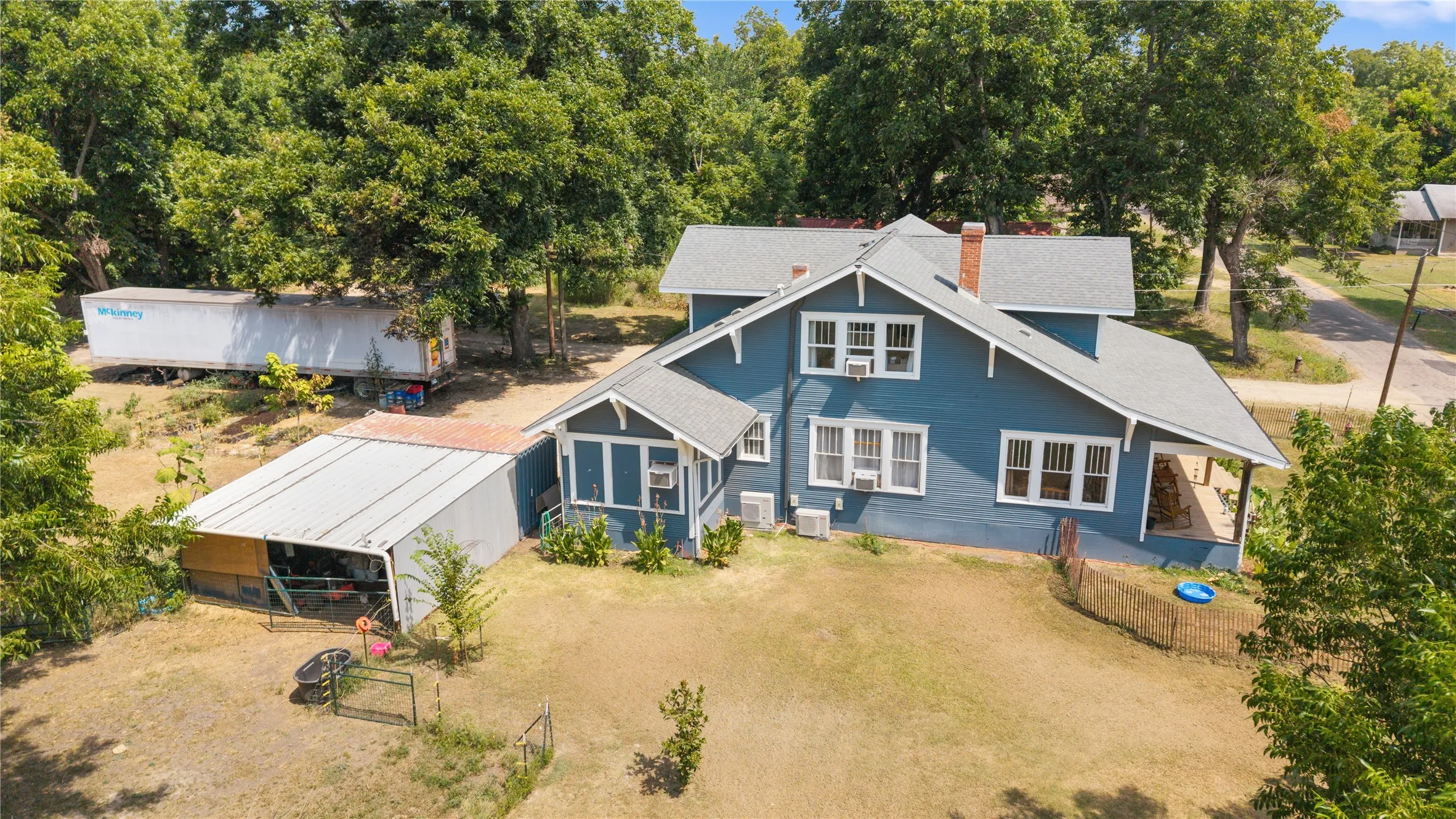 Single Family Residence For Sale in Lamar County , 209 Pecan Street, Roxton, Texas 75477, 3 Bedroom, 3 Bathroom, Garage spaces, 2,812 Sqft, built in 1903, mls#21352639, Real Estate Agent in Roxton, Homes For Sale in Lamar county, Homes For Sale in Roxton, Realtor in Roxton Texas, Real Estate Brokerage Independent Realty Texas, Luminita Cordes Realtor