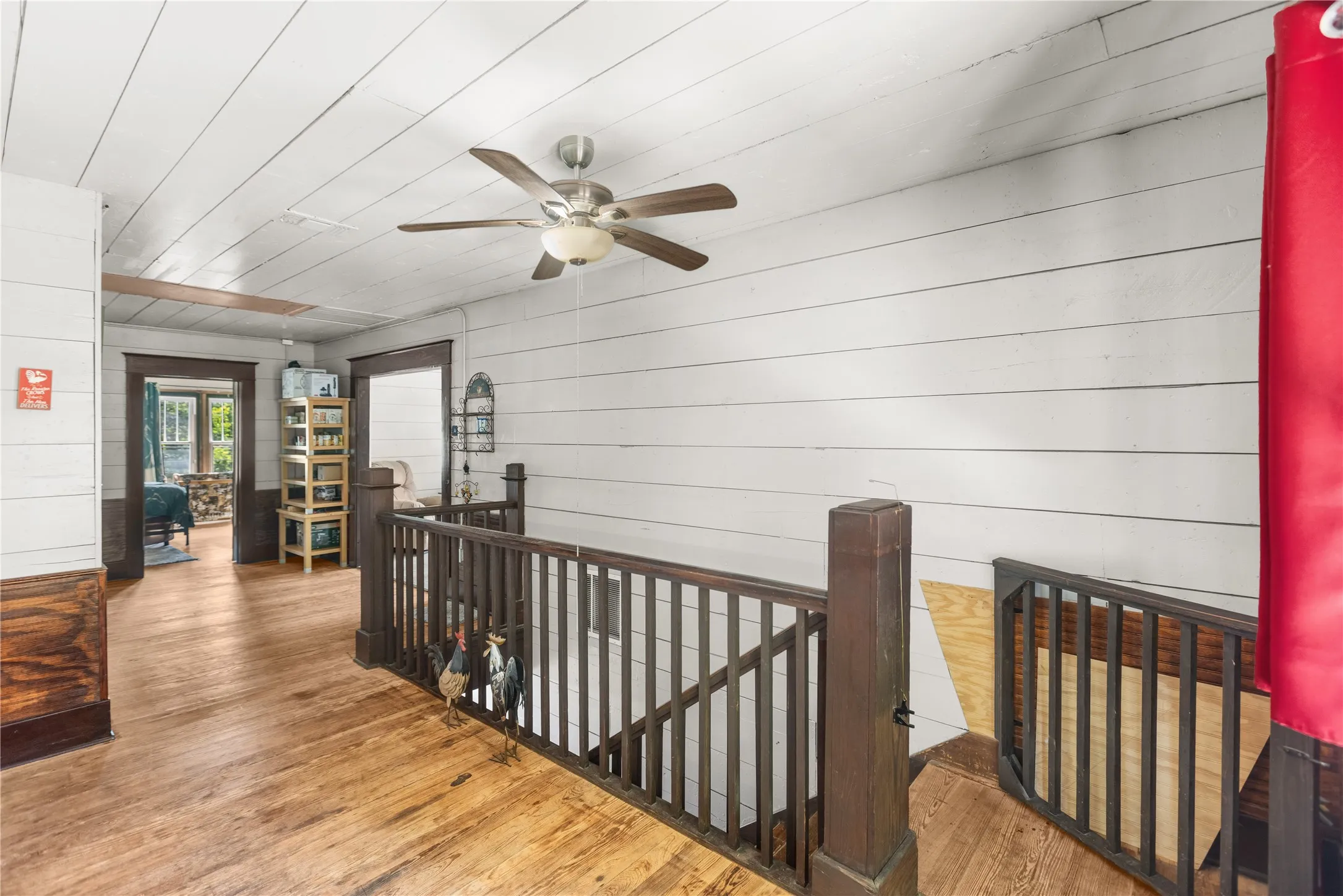 Single Family Residence For Sale in Lamar County , 209 Pecan Street, Roxton, Texas 75477, 3 Bedroom, 3 Bathroom, Garage spaces, 2,812 Sqft, built in 1903, mls#21352639, Real Estate Agent in Roxton, Homes For Sale in Lamar county, Homes For Sale in Roxton, Realtor in Roxton Texas, Real Estate Brokerage Independent Realty Texas, Luminita Cordes Realtor