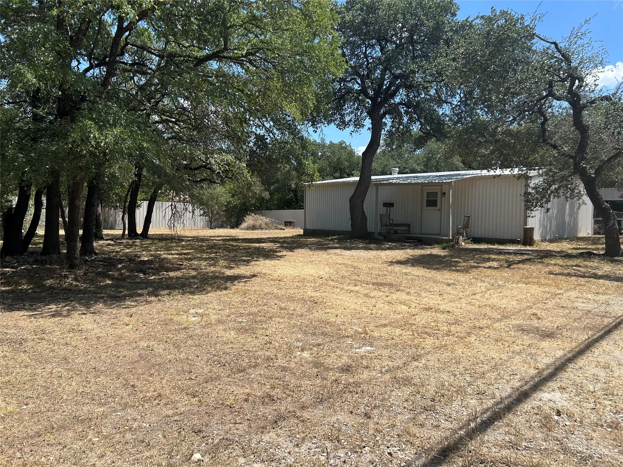 Single Family Residence For Sale in Bosque County , 160 County Road 1709, Clifton, Texas 76634, 2 Bedrooms, 1 Bathroom, Garage spaces, 1,200 Sqft, built in 1988, Price $159,900, mls#21354302, Real Estate Agent in Clifton, Homes For Sale in Bosque county, Homes For Sale in Clifton, Realtor in Clifton Texas, Real Estate Brokerage Independent Realty Texas, Luminita Cordes Realtor