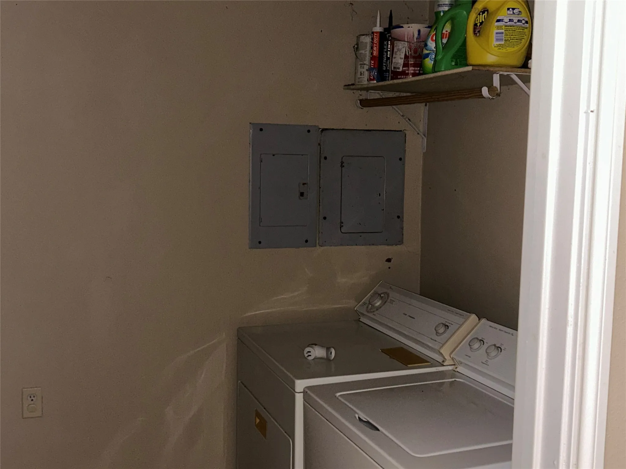 Single Family Residence For Sale in Bosque County , 160 County Road 1709, Clifton, Texas 76634, 2 Bedrooms, 1 Bathroom, Garage spaces, 1,200 Sqft, built in 1988, Price $159,900, mls#21354302, Real Estate Agent in Clifton, Homes For Sale in Bosque county, Homes For Sale in Clifton, Realtor in Clifton Texas, Real Estate Brokerage Independent Realty Texas, Luminita Cordes Realtor