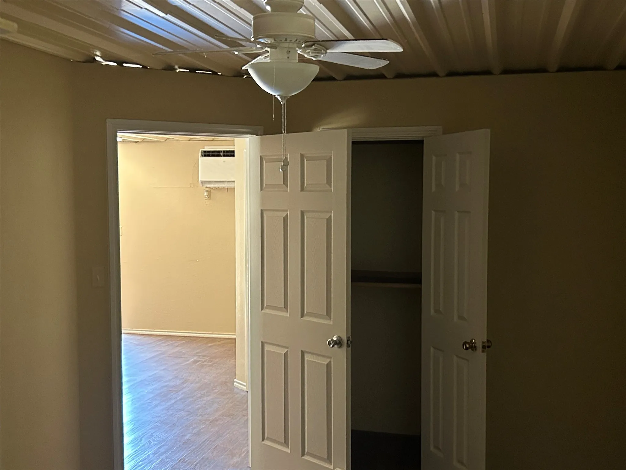 Single Family Residence For Sale in Bosque County , 160 County Road 1709, Clifton, Texas 76634, 2 Bedrooms, 1 Bathroom, Garage spaces, 1,200 Sqft, built in 1988, Price $159,900, mls#21354302, Real Estate Agent in Clifton, Homes For Sale in Bosque county, Homes For Sale in Clifton, Realtor in Clifton Texas, Real Estate Brokerage Independent Realty Texas, Luminita Cordes Realtor