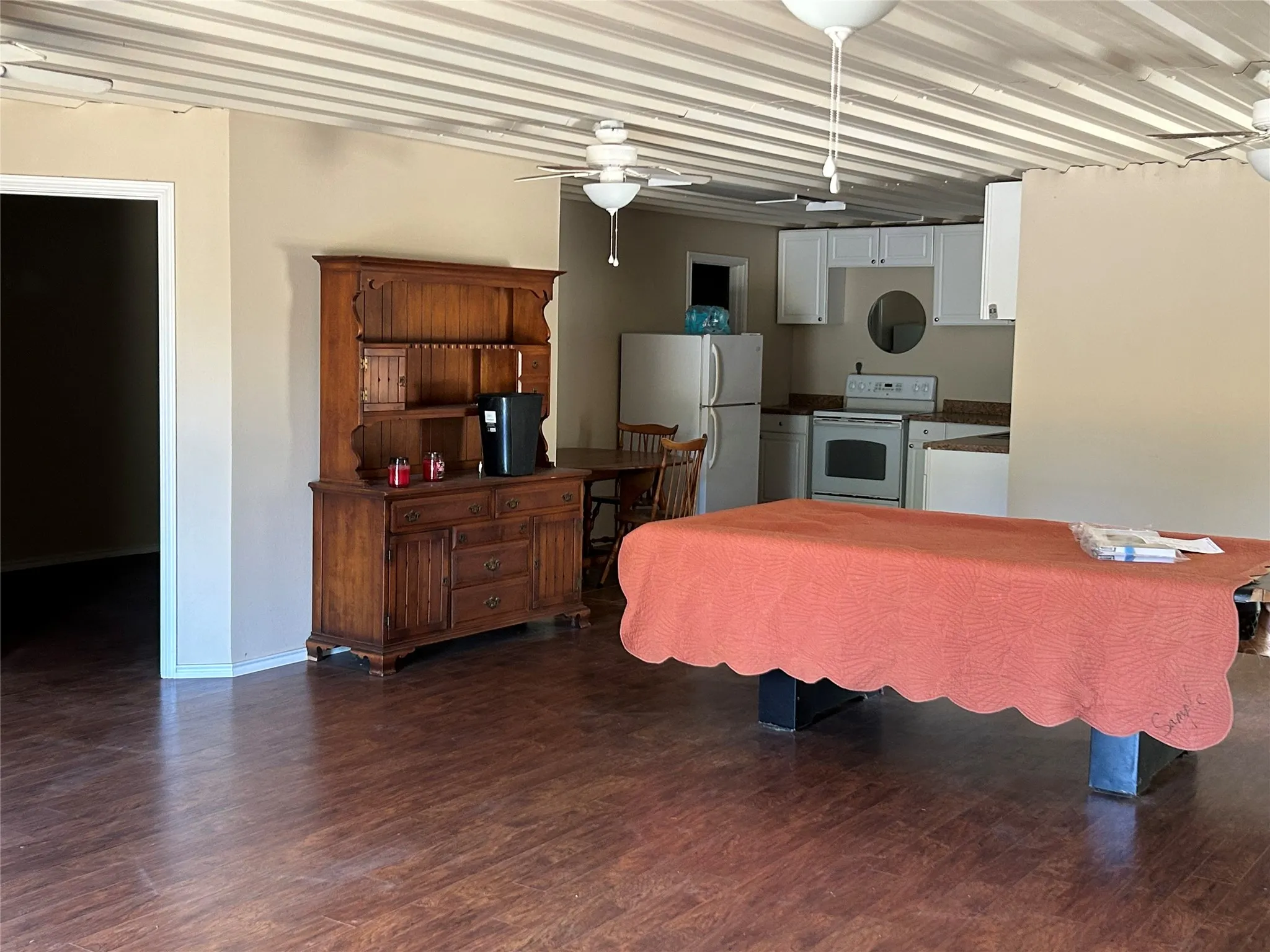 Single Family Residence For Sale in Bosque County , 160 County Road 1709, Clifton, Texas 76634, 2 Bedrooms, 1 Bathroom, Garage spaces, 1,200 Sqft, built in 1988, Price $159,900, mls#21354302, Real Estate Agent in Clifton, Homes For Sale in Bosque county, Homes For Sale in Clifton, Realtor in Clifton Texas, Real Estate Brokerage Independent Realty Texas, Luminita Cordes Realtor