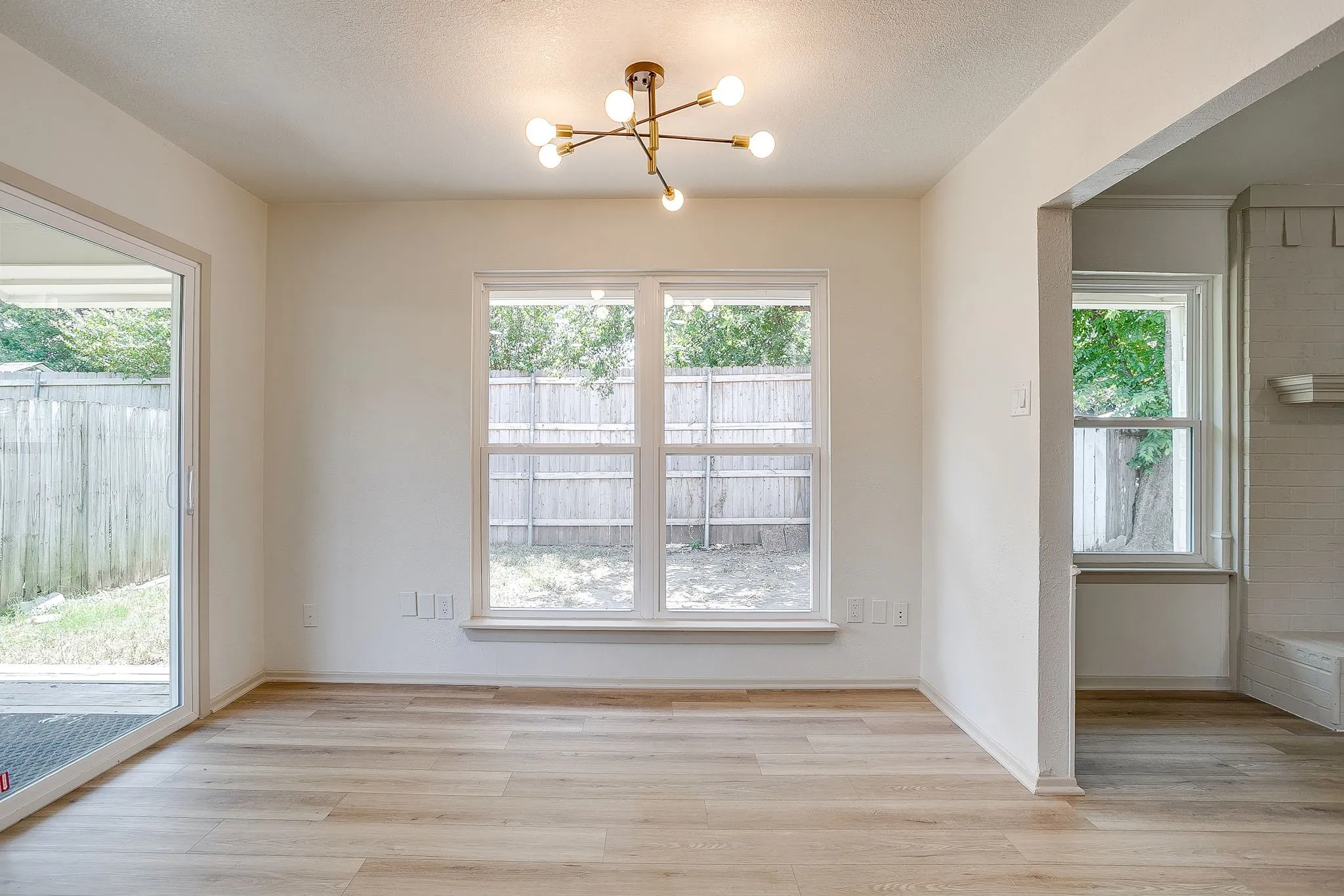 Single Family Residence For Sale in Tarrant County , 7017 Betsy Ross Court, Watauga, Texas 76148, 3 Bedroom, 2 Bathroom, 2 Garage spaces, 1,388 Sqft, built in 1978, mls#21350679, Real Estate Agent in Watauga, Homes For Sale in Tarrant county, Homes For Sale in Watauga, Realtor in Watauga Texas, Real Estate Brokerage Independent Realty Texas, Luminita Cordes Realtor