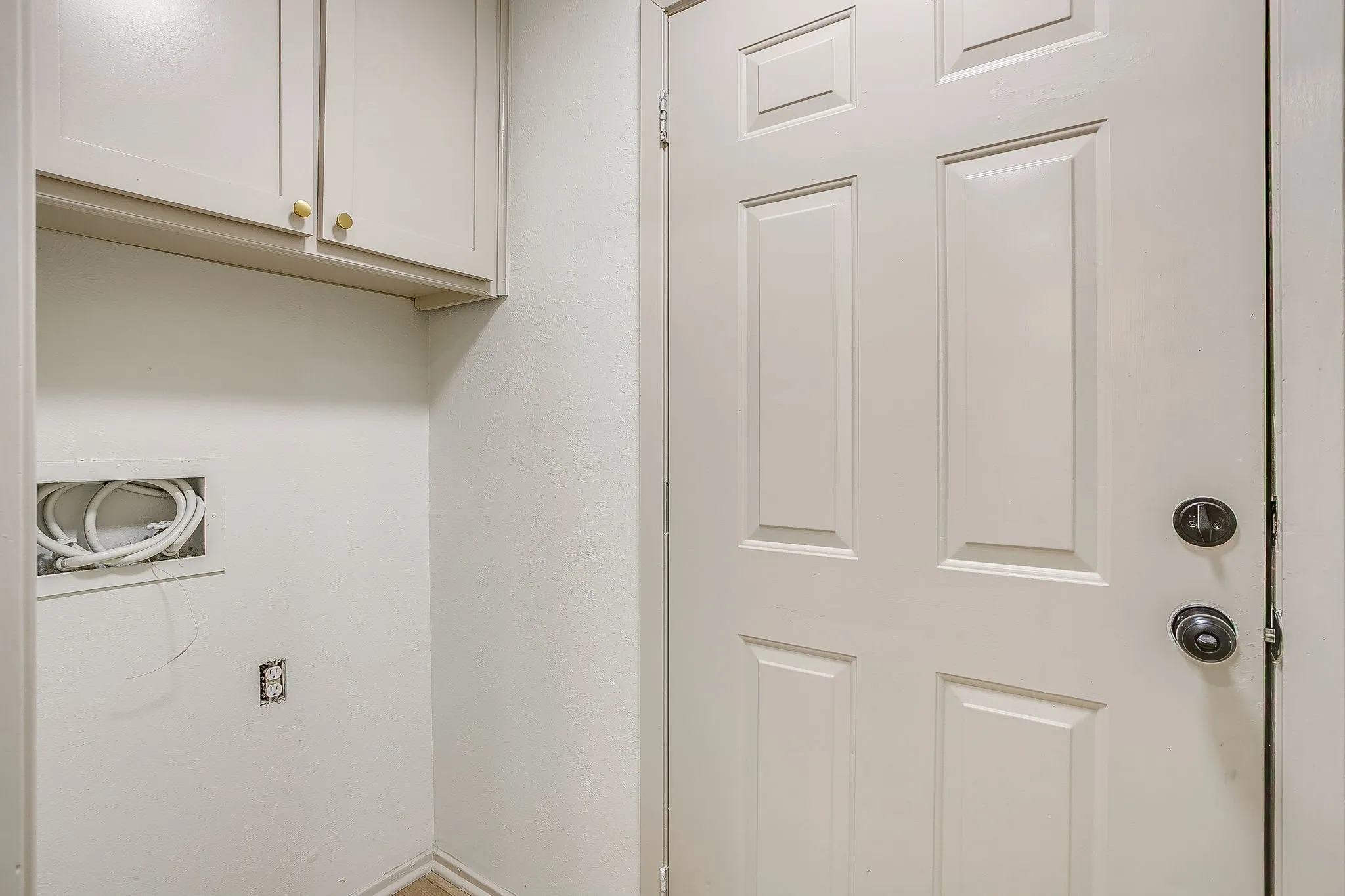 Single Family Residence For Sale in Tarrant County , 7017 Betsy Ross Court, Watauga, Texas 76148, 3 Bedroom, 2 Bathroom, 2 Garage spaces, 1,388 Sqft, built in 1978, mls#21350679, Real Estate Agent in Watauga, Homes For Sale in Tarrant county, Homes For Sale in Watauga, Realtor in Watauga Texas, Real Estate Brokerage Independent Realty Texas, Luminita Cordes Realtor