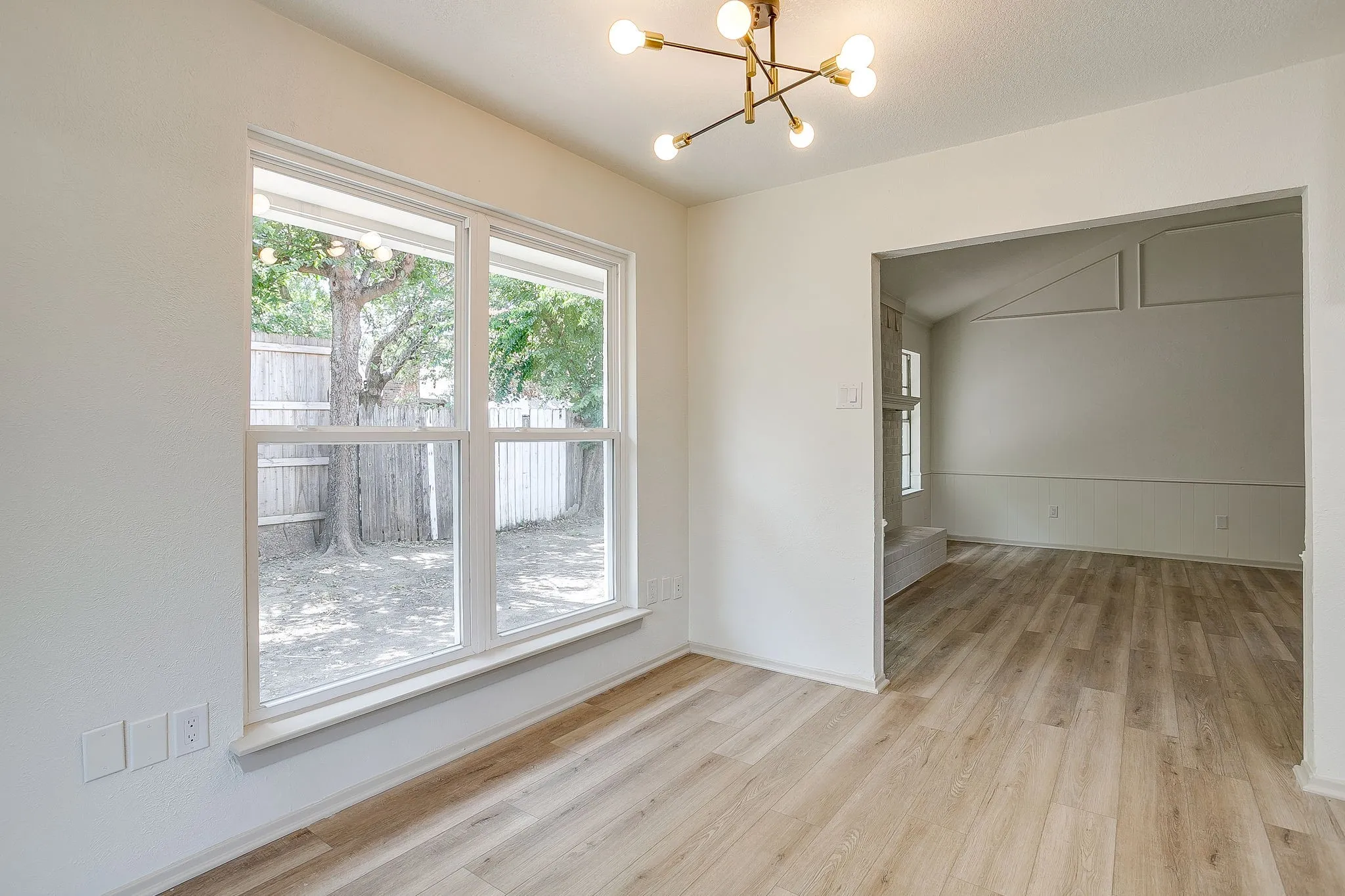 Single Family Residence For Sale in Tarrant County , 7017 Betsy Ross Court, Watauga, Texas 76148, 3 Bedroom, 2 Bathroom, 2 Garage spaces, 1,388 Sqft, built in 1978, mls#21350679, Real Estate Agent in Watauga, Homes For Sale in Tarrant county, Homes For Sale in Watauga, Realtor in Watauga Texas, Real Estate Brokerage Independent Realty Texas, Luminita Cordes Realtor
