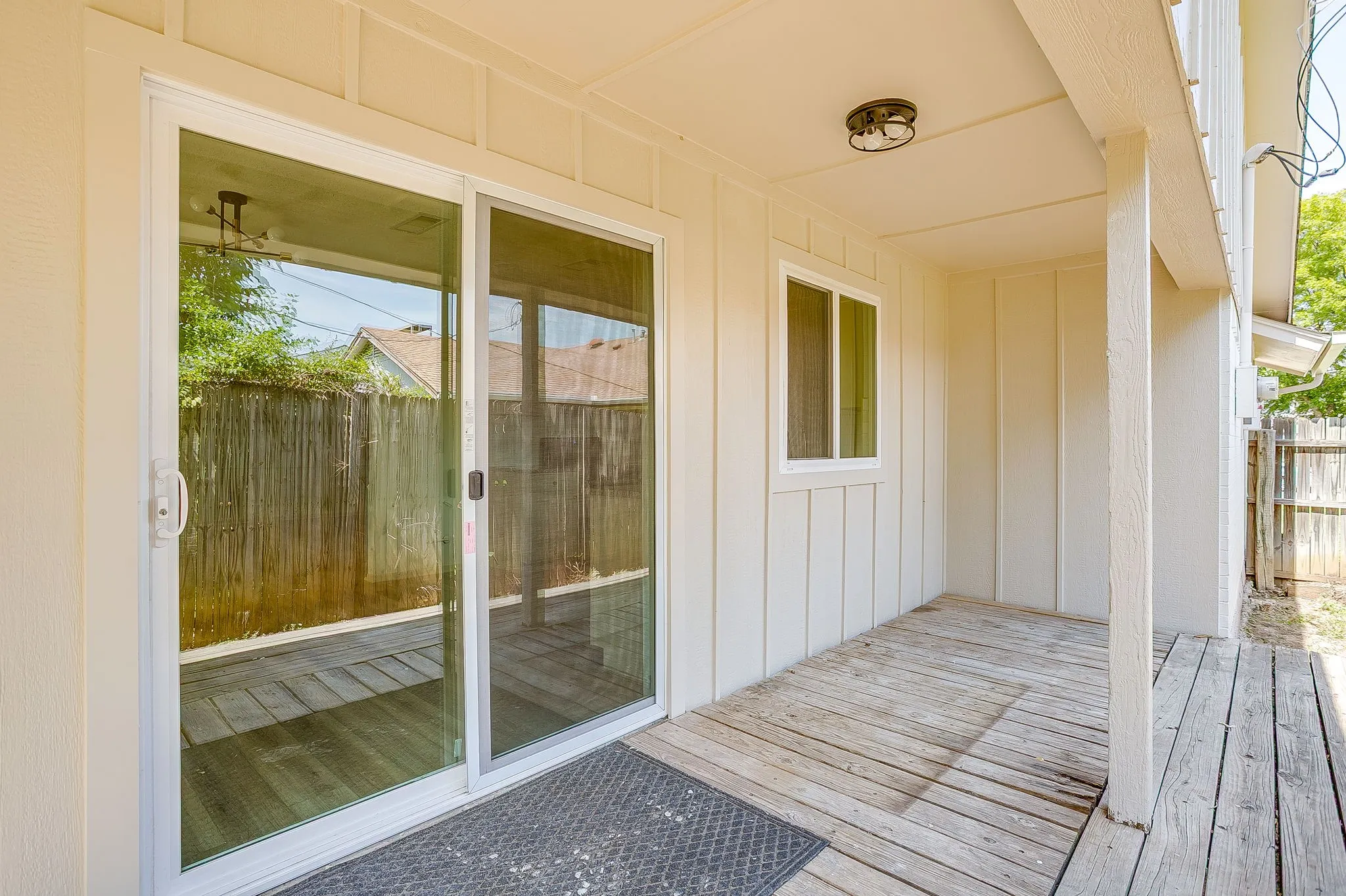 Single Family Residence For Sale in Tarrant County , 7017 Betsy Ross Court, Watauga, Texas 76148, 3 Bedroom, 2 Bathroom, 2 Garage spaces, 1,388 Sqft, built in 1978, mls#21350679, Real Estate Agent in Watauga, Homes For Sale in Tarrant county, Homes For Sale in Watauga, Realtor in Watauga Texas, Real Estate Brokerage Independent Realty Texas, Luminita Cordes Realtor