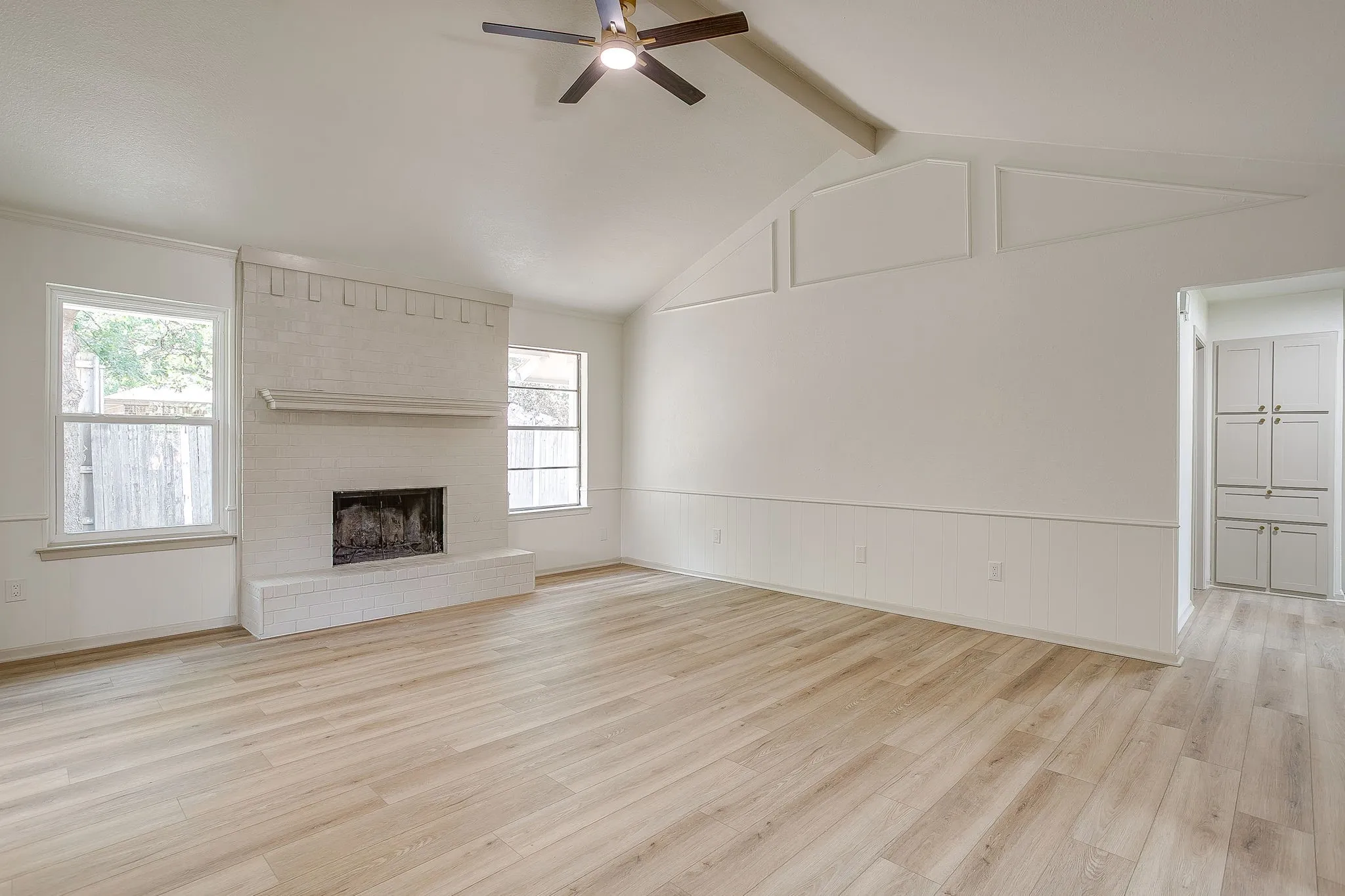 Single Family Residence For Sale in Tarrant County , 7017 Betsy Ross Court, Watauga, Texas 76148, 3 Bedroom, 2 Bathroom, 2 Garage spaces, 1,388 Sqft, built in 1978, mls#21350679, Real Estate Agent in Watauga, Homes For Sale in Tarrant county, Homes For Sale in Watauga, Realtor in Watauga Texas, Real Estate Brokerage Independent Realty Texas, Luminita Cordes Realtor