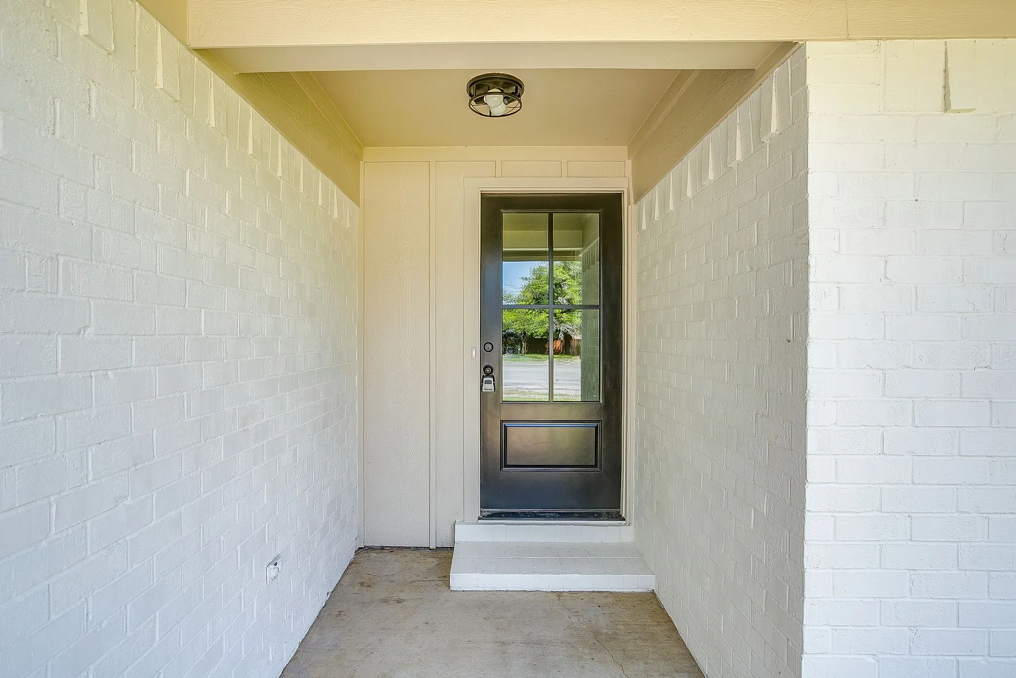 Single Family Residence For Sale in Tarrant County , 7017 Betsy Ross Court, Watauga, Texas 76148, 3 Bedroom, 2 Bathroom, 2 Garage spaces, 1,388 Sqft, built in 1978, mls#21350679, Real Estate Agent in Watauga, Homes For Sale in Tarrant county, Homes For Sale in Watauga, Realtor in Watauga Texas, Real Estate Brokerage Independent Realty Texas, Luminita Cordes Realtor