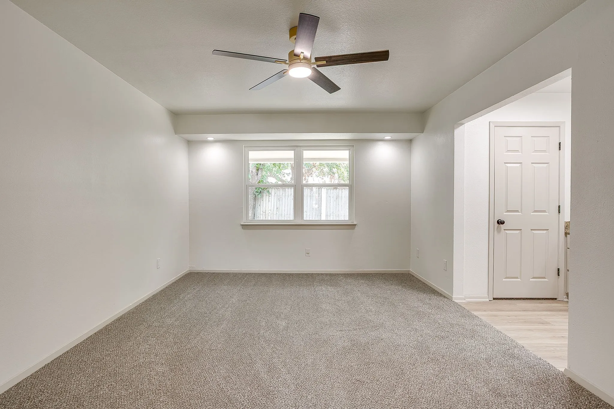 Single Family Residence For Sale in Tarrant County , 7017 Betsy Ross Court, Watauga, Texas 76148, 3 Bedroom, 2 Bathroom, 2 Garage spaces, 1,388 Sqft, built in 1978, mls#21350679, Real Estate Agent in Watauga, Homes For Sale in Tarrant county, Homes For Sale in Watauga, Realtor in Watauga Texas, Real Estate Brokerage Independent Realty Texas, Luminita Cordes Realtor