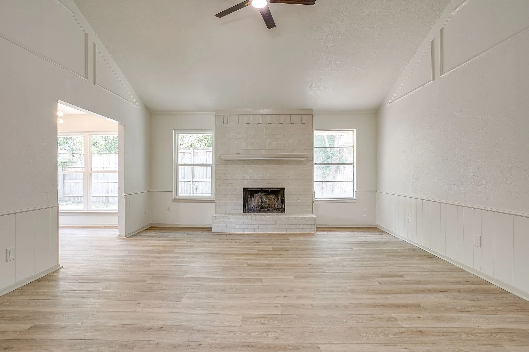 Single Family Residence For Sale in Tarrant County , 7017 Betsy Ross Court, Watauga, Texas 76148, 3 Bedroom, 2 Bathroom, 2 Garage spaces, 1,388 Sqft, built in 1978, mls#21350679, Real Estate Agent in Watauga, Homes For Sale in Tarrant county, Homes For Sale in Watauga, Realtor in Watauga Texas, Real Estate Brokerage Independent Realty Texas, Luminita Cordes Realtor