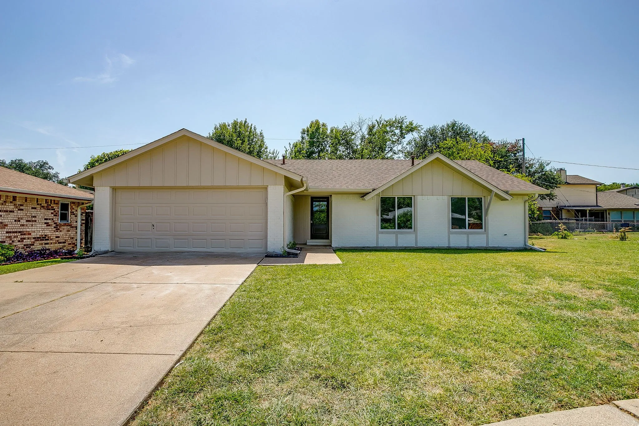 Single Family Residence For Sale in Tarrant County , 7017 Betsy Ross Court, Watauga, Texas 76148, 3 Bedroom, 2 Bathroom, 2 Garage spaces, 1,388 Sqft, built in 1978, mls#21350679, Real Estate Agent in Watauga, Homes For Sale in Tarrant county, Homes For Sale in Watauga, Realtor in Watauga Texas, Real Estate Brokerage Independent Realty Texas, Luminita Cordes Realtor