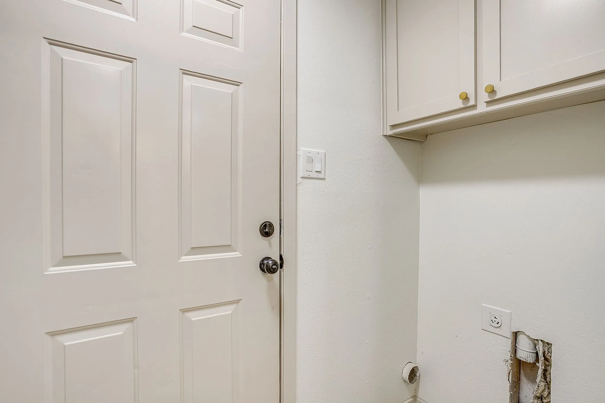 Single Family Residence For Sale in Tarrant County , 7017 Betsy Ross Court, Watauga, Texas 76148, 3 Bedroom, 2 Bathroom, 2 Garage spaces, 1,388 Sqft, built in 1978, mls#21350679, Real Estate Agent in Watauga, Homes For Sale in Tarrant county, Homes For Sale in Watauga, Realtor in Watauga Texas, Real Estate Brokerage Independent Realty Texas, Luminita Cordes Realtor