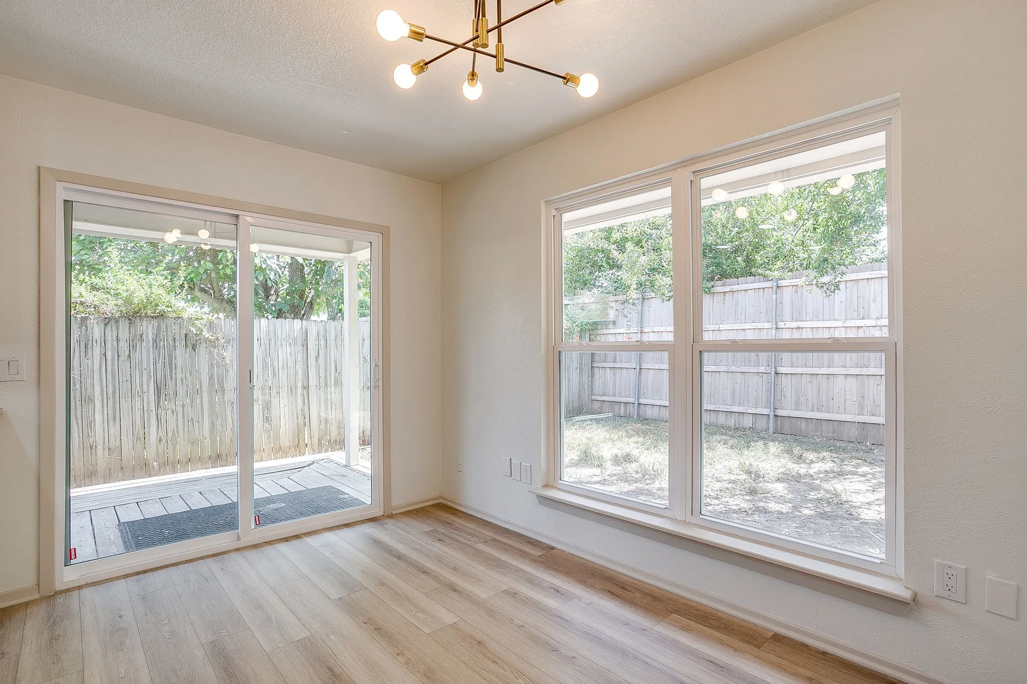 Single Family Residence For Sale in Tarrant County , 7017 Betsy Ross Court, Watauga, Texas 76148, 3 Bedroom, 2 Bathroom, 2 Garage spaces, 1,388 Sqft, built in 1978, mls#21350679, Real Estate Agent in Watauga, Homes For Sale in Tarrant county, Homes For Sale in Watauga, Realtor in Watauga Texas, Real Estate Brokerage Independent Realty Texas, Luminita Cordes Realtor
