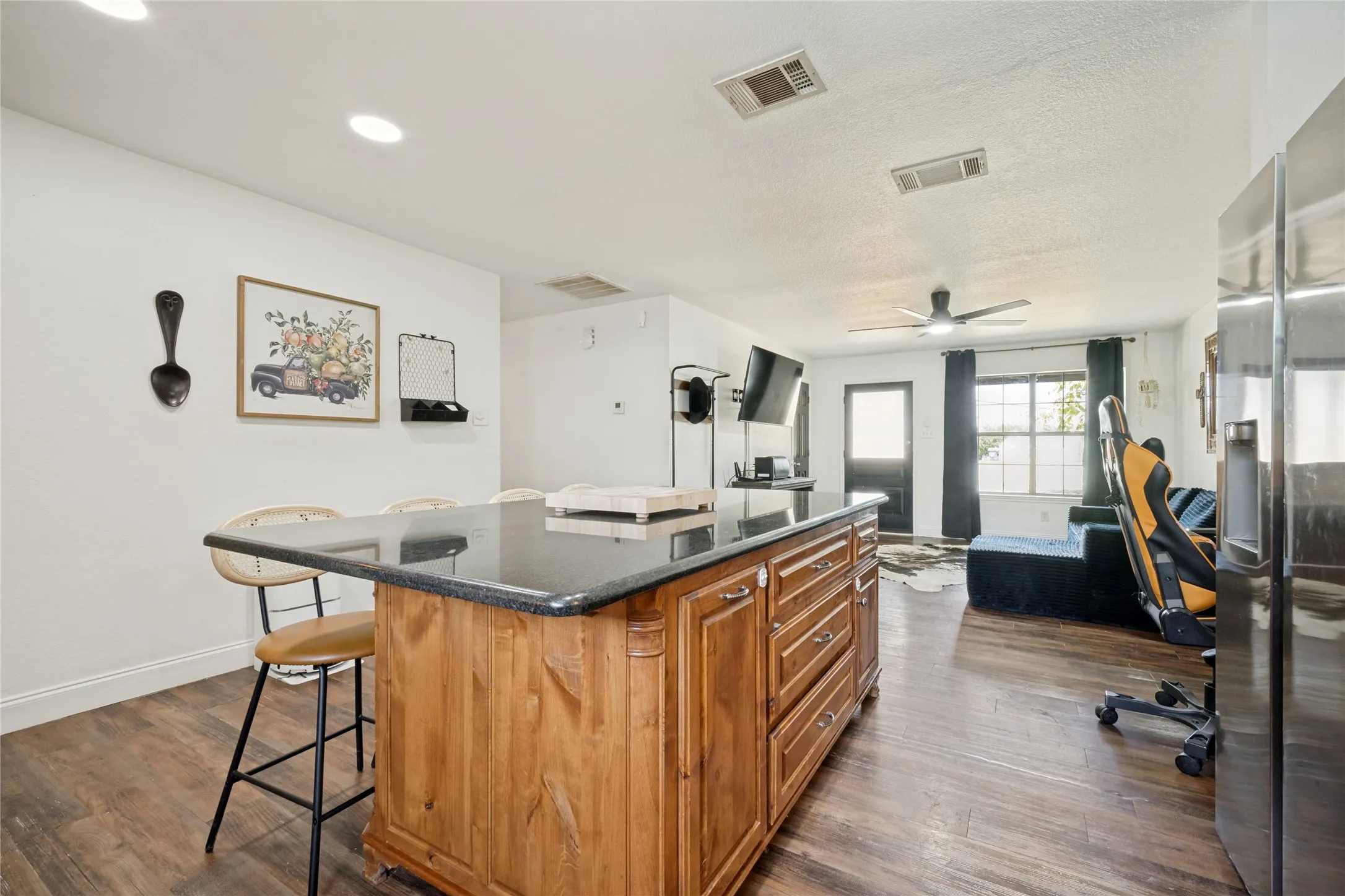 Single Family Residence For Sale in Denton County , 105 N 7th Street, Sanger, Texas 76266, 3 Bedroom, 1 Bathroom, Garage spaces, 1,200 Sqft, built in 2009, mls#21354310, Real Estate Agent in Sanger, Homes For Sale in Denton county, Homes For Sale in Sanger, Realtor in Sanger Texas, Real Estate Brokerage Independent Realty Texas, Luminita Cordes Realtor