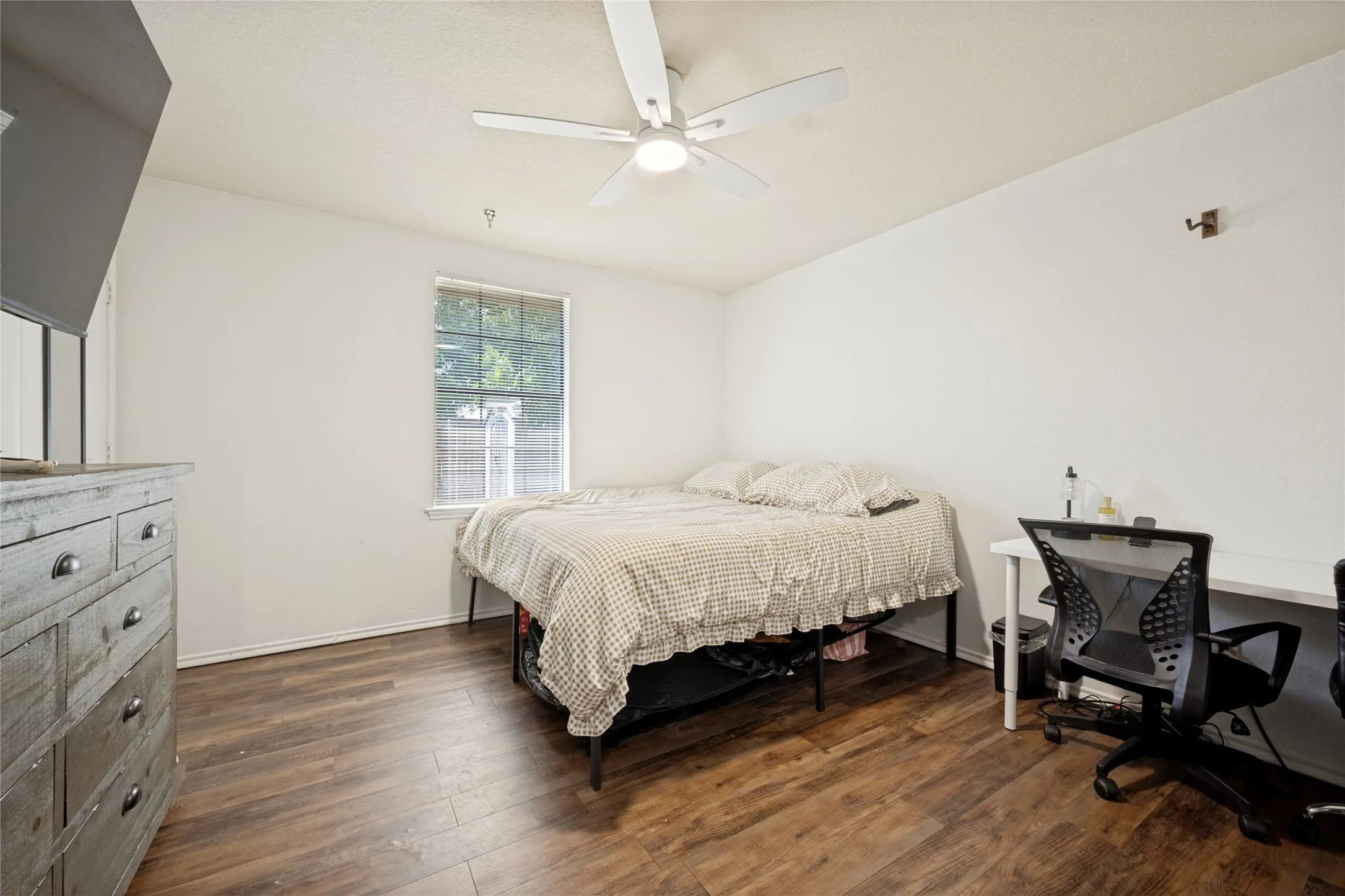 Single Family Residence For Sale in Denton County , 105 N 7th Street, Sanger, Texas 76266, 3 Bedroom, 1 Bathroom, Garage spaces, 1,200 Sqft, built in 2009, mls#21354310, Real Estate Agent in Sanger, Homes For Sale in Denton county, Homes For Sale in Sanger, Realtor in Sanger Texas, Real Estate Brokerage Independent Realty Texas, Luminita Cordes Realtor