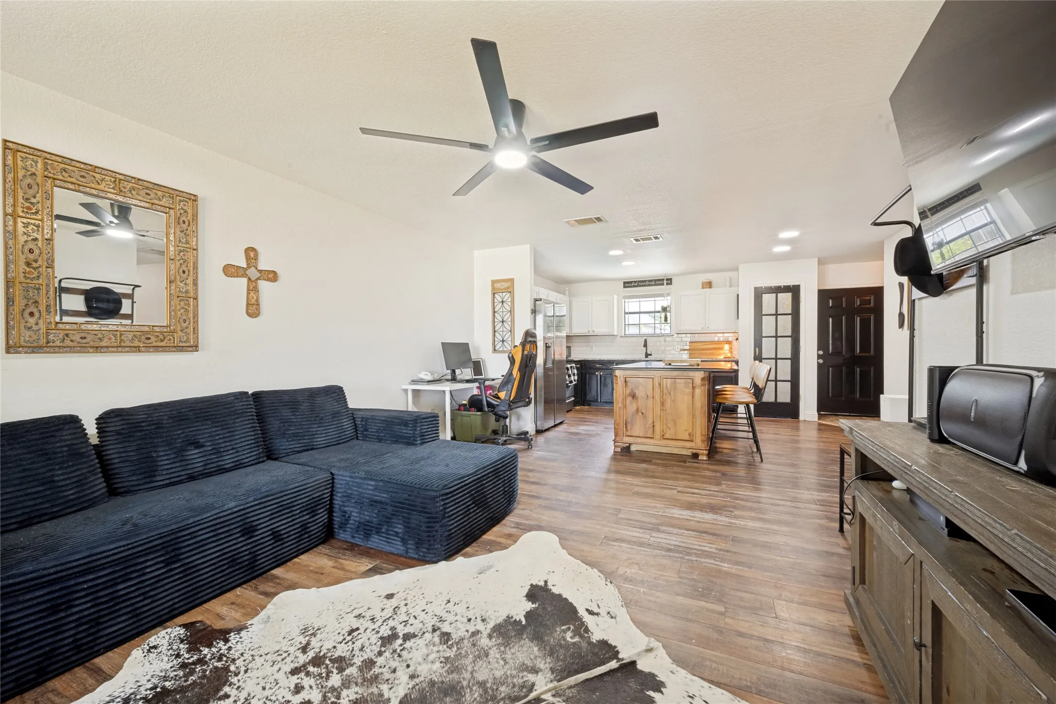 Single Family Residence For Sale in Denton County , 105 N 7th Street, Sanger, Texas 76266, 3 Bedroom, 1 Bathroom, Garage spaces, 1,200 Sqft, built in 2009, mls#21354310, Real Estate Agent in Sanger, Homes For Sale in Denton county, Homes For Sale in Sanger, Realtor in Sanger Texas, Real Estate Brokerage Independent Realty Texas, Luminita Cordes Realtor