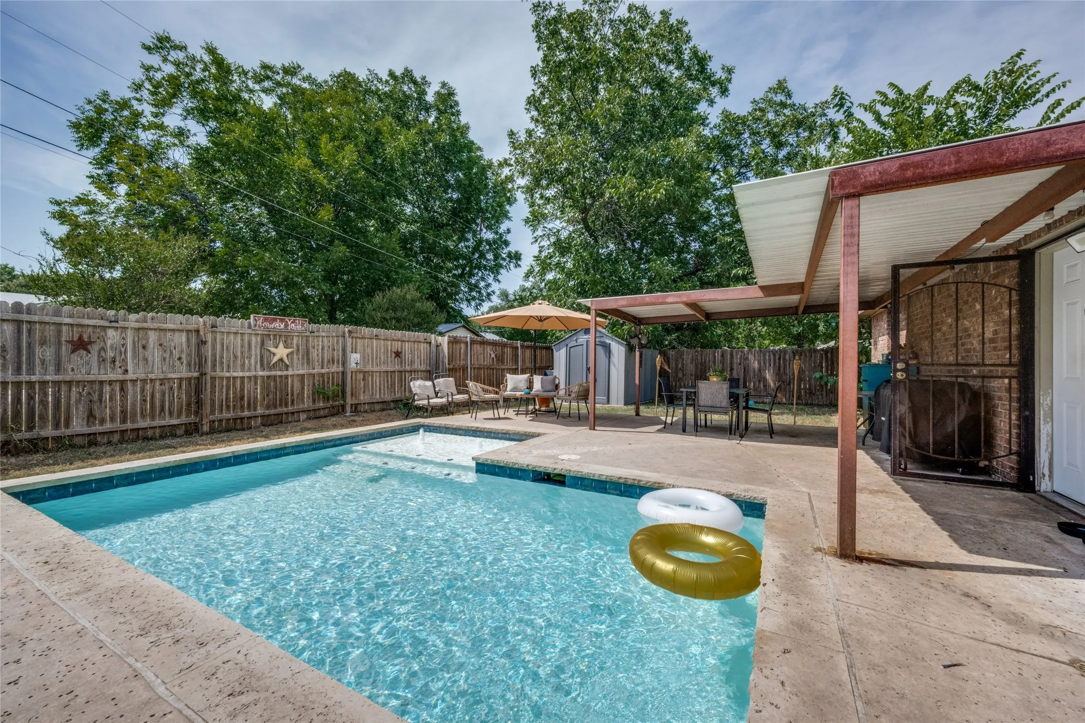 Single Family Residence For Sale in Denton County , 105 N 7th Street, Sanger, Texas 76266, 3 Bedroom, 1 Bathroom, Garage spaces, 1,200 Sqft, built in 2009, mls#21354310, Real Estate Agent in Sanger, Homes For Sale in Denton county, Homes For Sale in Sanger, Realtor in Sanger Texas, Real Estate Brokerage Independent Realty Texas, Luminita Cordes Realtor