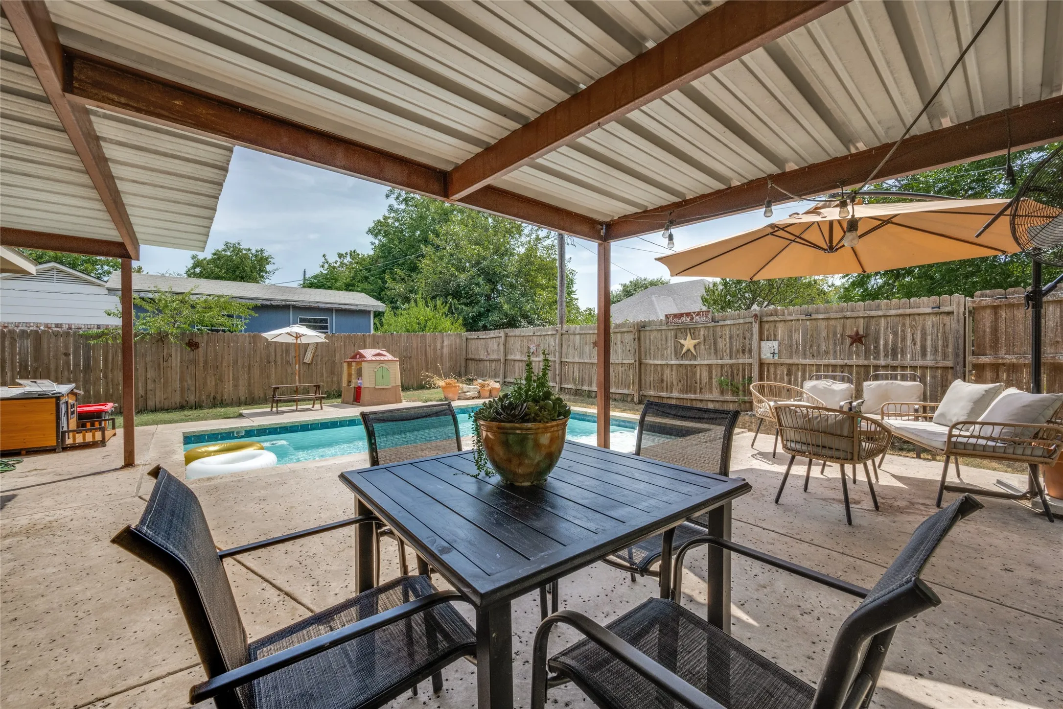 Single Family Residence For Sale in Denton County , 105 N 7th Street, Sanger, Texas 76266, 3 Bedroom, 1 Bathroom, Garage spaces, 1,200 Sqft, built in 2009, mls#21354310, Real Estate Agent in Sanger, Homes For Sale in Denton county, Homes For Sale in Sanger, Realtor in Sanger Texas, Real Estate Brokerage Independent Realty Texas, Luminita Cordes Realtor