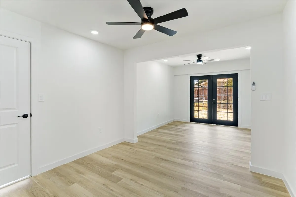 Duplex For Rent in Dallas County , 2149 Willow Place B, Carrollton, Texas 75006, 3 Bedroom, 2 Bathroom, 2 Garage spaces, 1,561 Sqft, built in 1979, mls#21354297, Real Estate Agent in Carrollton, Homes For Rent in Dallas county, Homes For Rent in Carrollton, Realtor in Carrollton Texas, Real Estate Brokerage Independent Realty Texas, Luminita Cordes Realtor