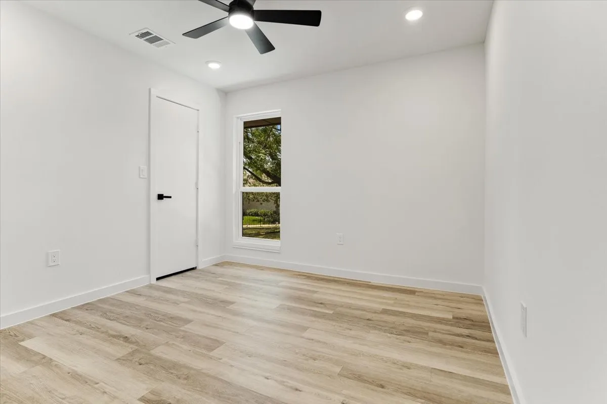 Duplex For Rent in Dallas County , 2149 Willow Place B, Carrollton, Texas 75006, 3 Bedroom, 2 Bathroom, 2 Garage spaces, 1,561 Sqft, built in 1979, mls#21354297, Real Estate Agent in Carrollton, Homes For Rent in Dallas county, Homes For Rent in Carrollton, Realtor in Carrollton Texas, Real Estate Brokerage Independent Realty Texas, Luminita Cordes Realtor