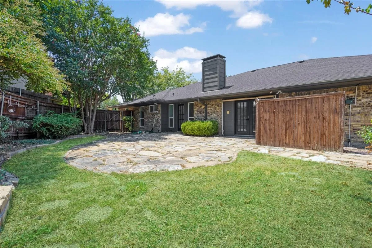 Duplex For Rent in Dallas County , 2149 Willow Place B, Carrollton, Texas 75006, 3 Bedroom, 2 Bathroom, 2 Garage spaces, 1,561 Sqft, built in 1979, mls#21354297, Real Estate Agent in Carrollton, Homes For Rent in Dallas county, Homes For Rent in Carrollton, Realtor in Carrollton Texas, Real Estate Brokerage Independent Realty Texas, Luminita Cordes Realtor