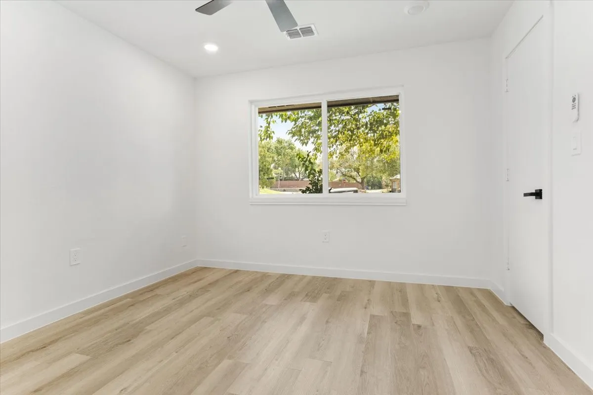 Duplex For Rent in Dallas County , 2149 Willow Place B, Carrollton, Texas 75006, 3 Bedroom, 2 Bathroom, 2 Garage spaces, 1,561 Sqft, built in 1979, mls#21354297, Real Estate Agent in Carrollton, Homes For Rent in Dallas county, Homes For Rent in Carrollton, Realtor in Carrollton Texas, Real Estate Brokerage Independent Realty Texas, Luminita Cordes Realtor