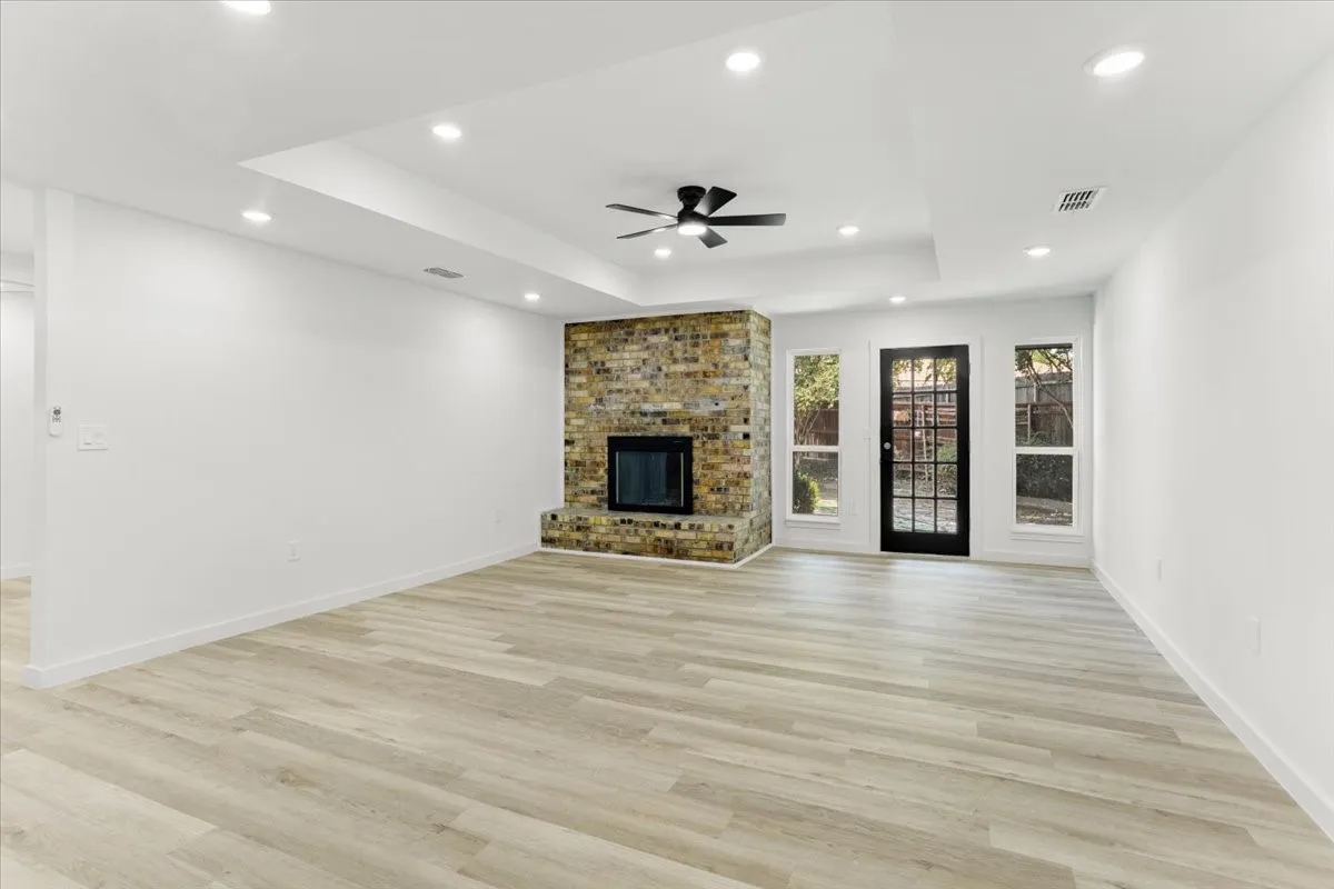 Duplex For Rent in Dallas County , 2149 Willow Place B, Carrollton, Texas 75006, 3 Bedroom, 2 Bathroom, 2 Garage spaces, 1,561 Sqft, built in 1979, mls#21354297, Real Estate Agent in Carrollton, Homes For Rent in Dallas county, Homes For Rent in Carrollton, Realtor in Carrollton Texas, Real Estate Brokerage Independent Realty Texas, Luminita Cordes Realtor