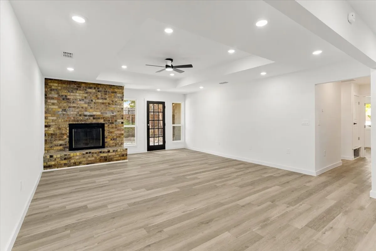 Duplex For Rent in Dallas County , 2149 Willow Place B, Carrollton, Texas 75006, 3 Bedroom, 2 Bathroom, 2 Garage spaces, 1,561 Sqft, built in 1979, mls#21354297, Real Estate Agent in Carrollton, Homes For Rent in Dallas county, Homes For Rent in Carrollton, Realtor in Carrollton Texas, Real Estate Brokerage Independent Realty Texas, Luminita Cordes Realtor