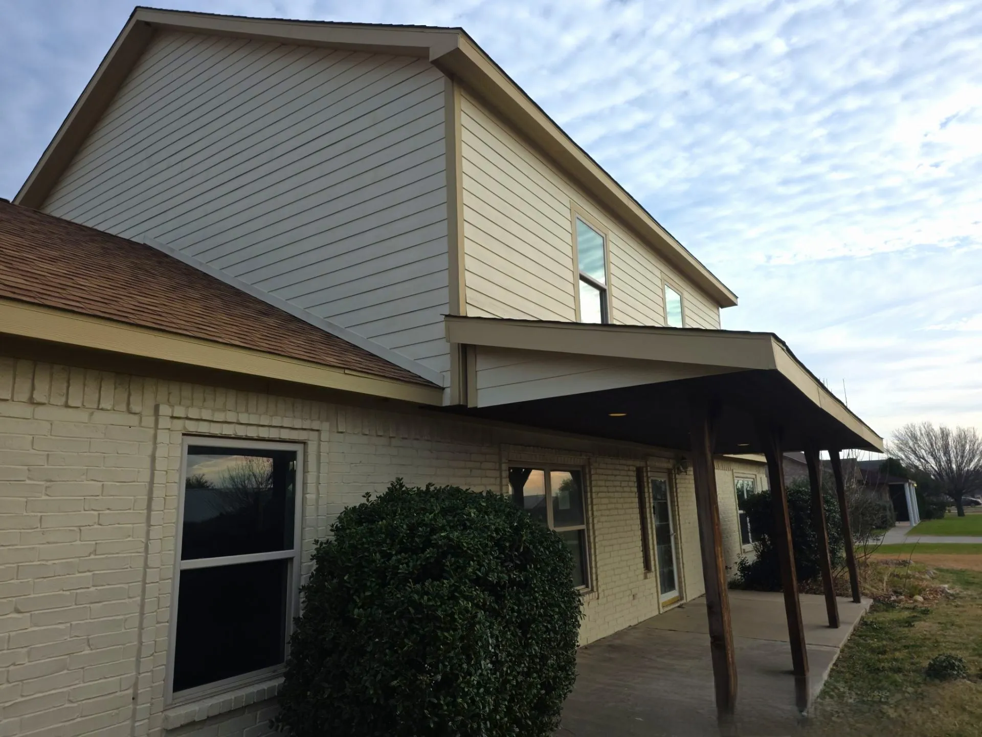 Single Family Residence For Sale in Denton County , 10456 Gentry Drive, Justin, Texas 76247, 4 Bedroom, 3 Bathroom, 2 Garage spaces, 2,244 Sqft, built in 2001, mls#21354329, Real Estate Agent in Justin, Homes For Sale in Denton county, Homes For Sale in Justin, Realtor in Justin Texas, Real Estate Brokerage Independent Realty Texas, Luminita Cordes Realtor