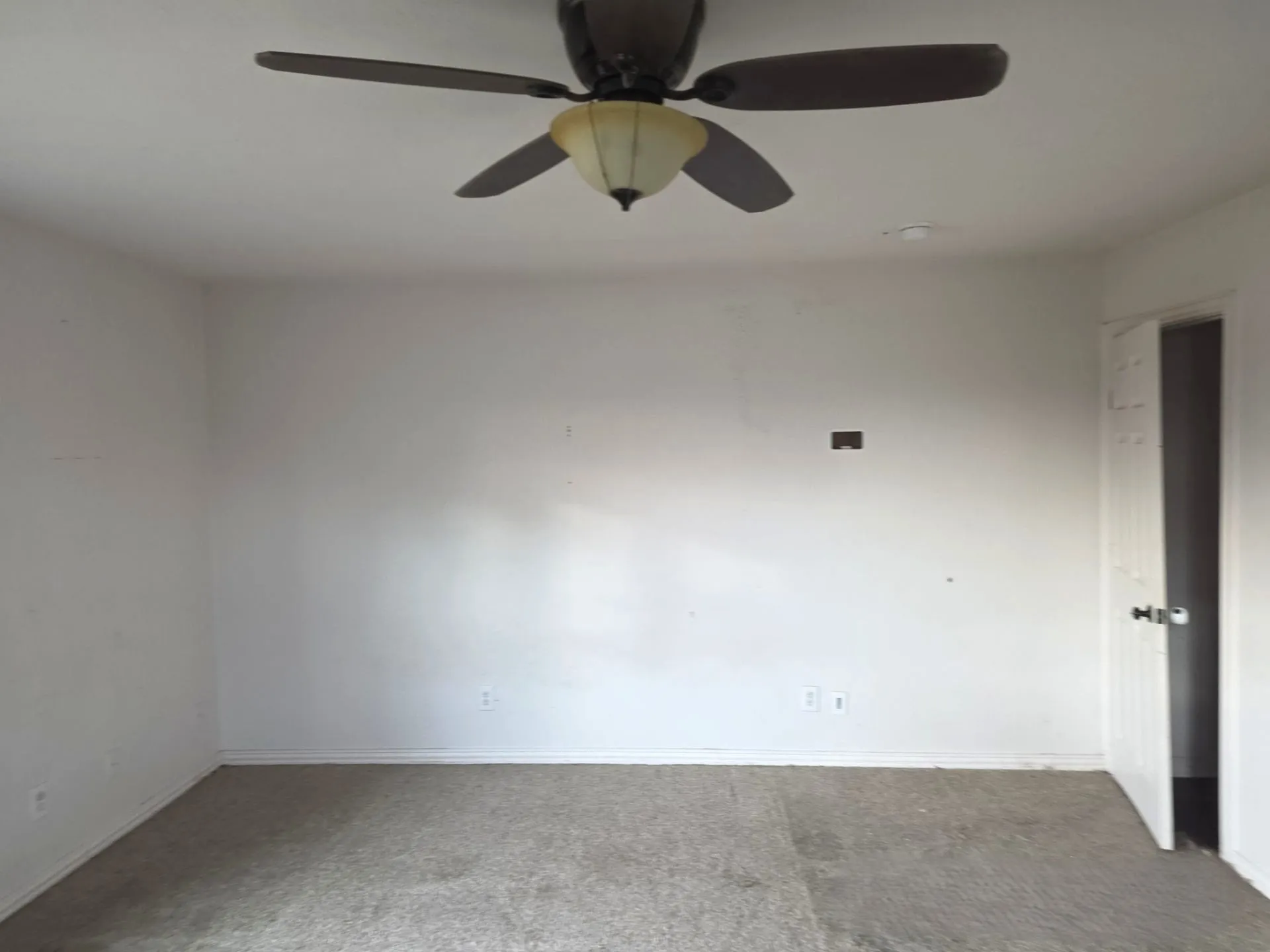 Single Family Residence For Sale in Denton County , 10456 Gentry Drive, Justin, Texas 76247, 4 Bedroom, 3 Bathroom, 2 Garage spaces, 2,244 Sqft, built in 2001, mls#21354329, Real Estate Agent in Justin, Homes For Sale in Denton county, Homes For Sale in Justin, Realtor in Justin Texas, Real Estate Brokerage Independent Realty Texas, Luminita Cordes Realtor