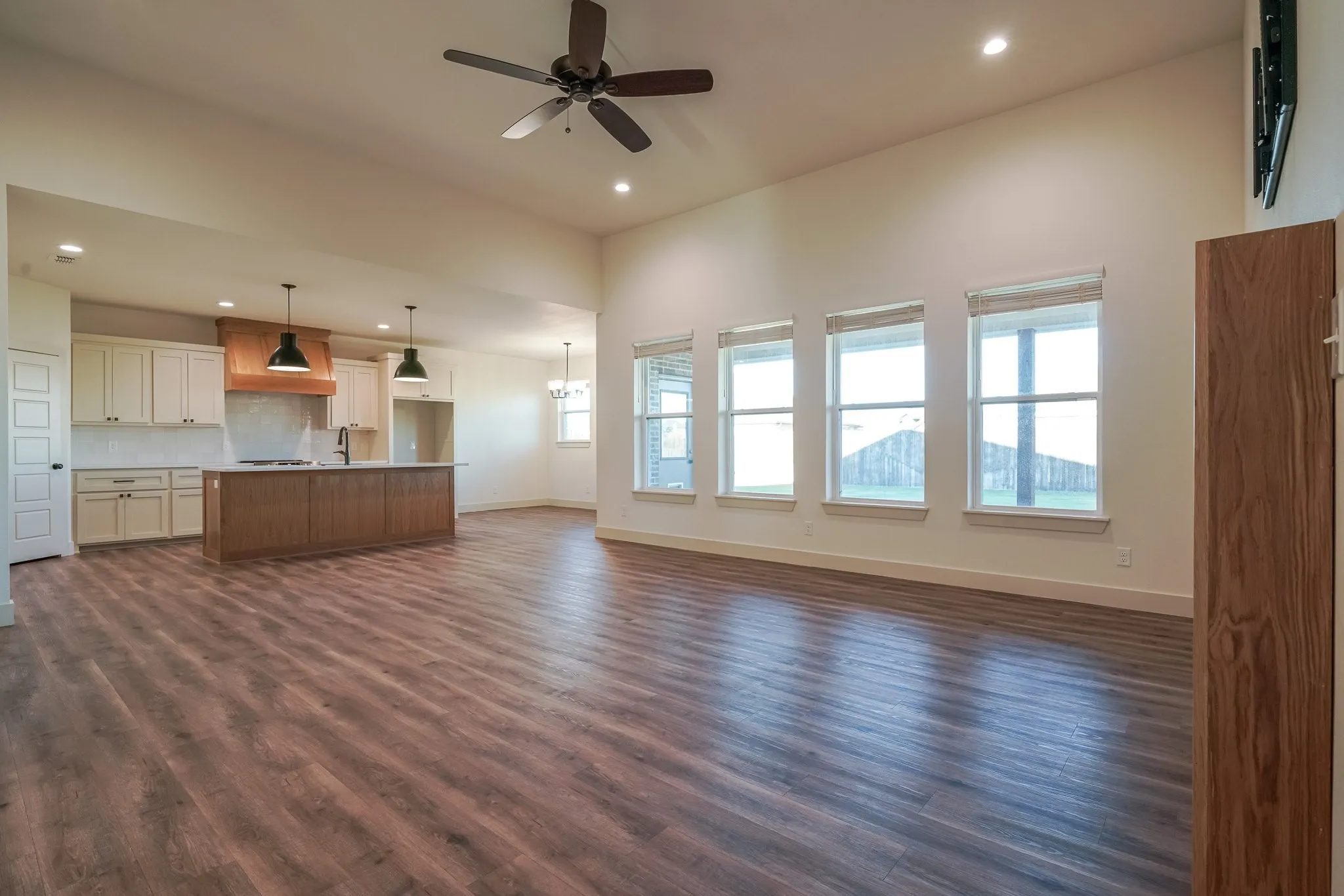 Single Family Residence For Sale in Taylor County , 6617 Beals Creek Avenue, Abilene, Texas 79606, 4 Bedroom, 3 Bathroom, 3 Garage spaces, 2,476 Sqft, built in 2023, mls#21354101, Real Estate Agent in Abilene, Homes For Sale in Taylor county, Homes For Sale in Abilene, Realtor in Abilene Texas, Real Estate Brokerage Independent Realty Texas, Luminita Cordes Realtor