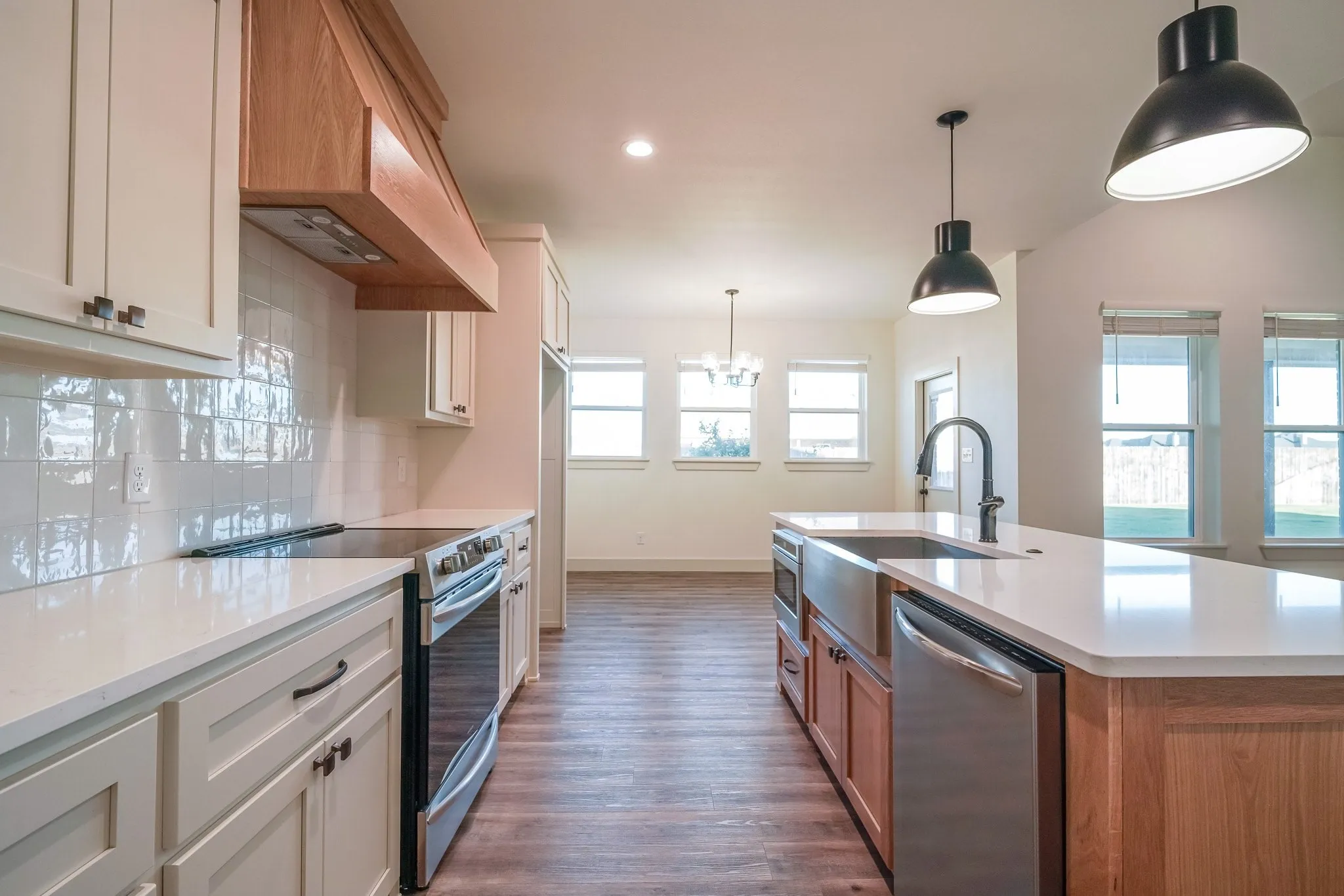 Single Family Residence For Sale in Taylor County , 6617 Beals Creek Avenue, Abilene, Texas 79606, 4 Bedroom, 3 Bathroom, 3 Garage spaces, 2,476 Sqft, built in 2023, mls#21354101, Real Estate Agent in Abilene, Homes For Sale in Taylor county, Homes For Sale in Abilene, Realtor in Abilene Texas, Real Estate Brokerage Independent Realty Texas, Luminita Cordes Realtor