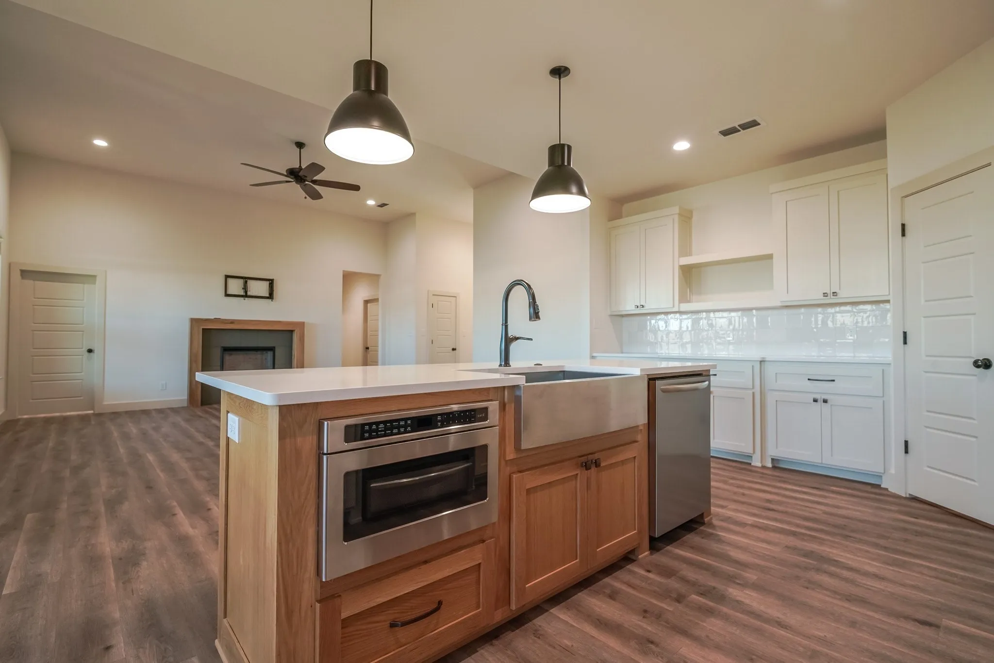 Single Family Residence For Sale in Taylor County , 6617 Beals Creek Avenue, Abilene, Texas 79606, 4 Bedroom, 3 Bathroom, 3 Garage spaces, 2,476 Sqft, built in 2023, mls#21354101, Real Estate Agent in Abilene, Homes For Sale in Taylor county, Homes For Sale in Abilene, Realtor in Abilene Texas, Real Estate Brokerage Independent Realty Texas, Luminita Cordes Realtor