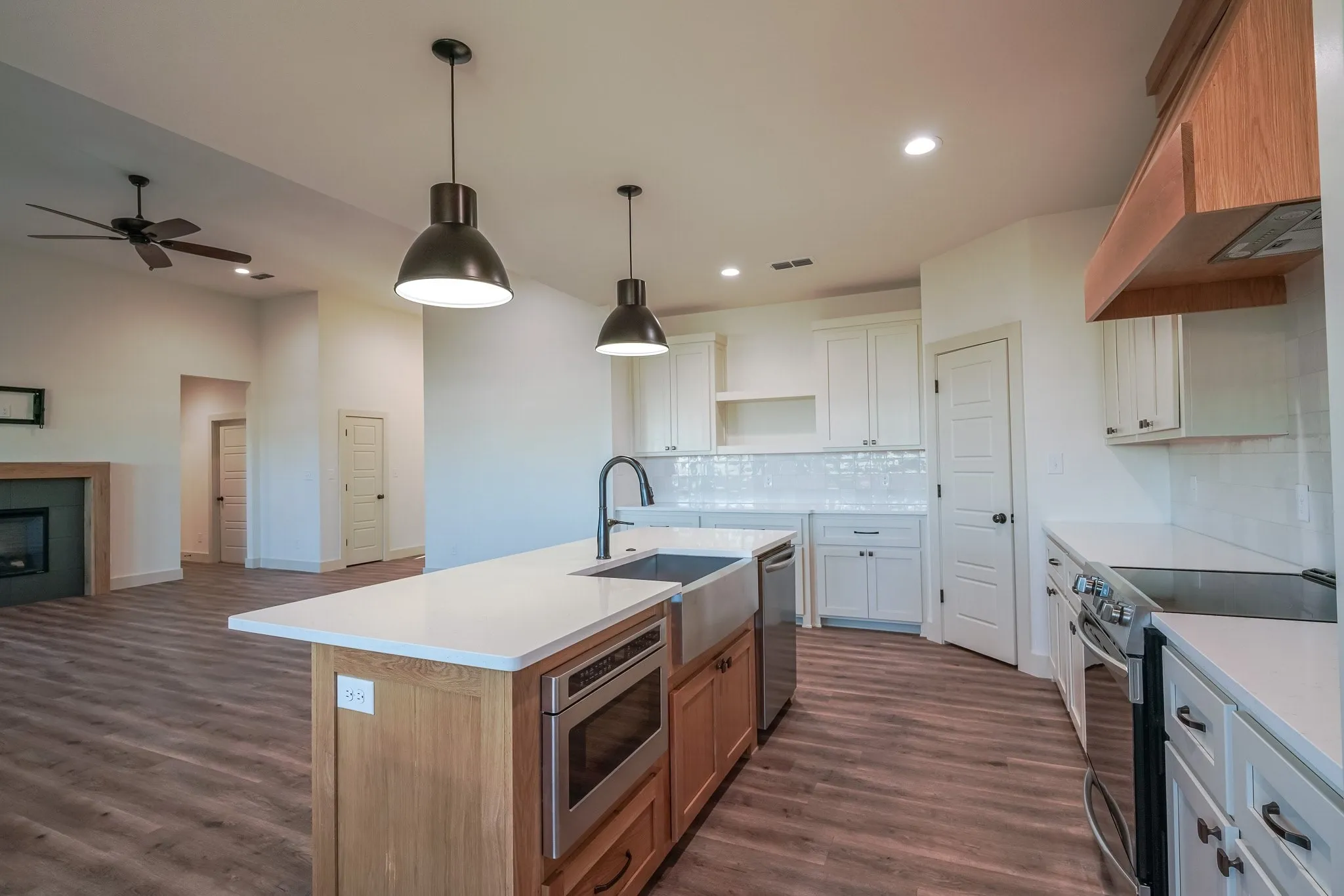 Single Family Residence For Sale in Taylor County , 6617 Beals Creek Avenue, Abilene, Texas 79606, 4 Bedroom, 3 Bathroom, 3 Garage spaces, 2,476 Sqft, built in 2023, mls#21354101, Real Estate Agent in Abilene, Homes For Sale in Taylor county, Homes For Sale in Abilene, Realtor in Abilene Texas, Real Estate Brokerage Independent Realty Texas, Luminita Cordes Realtor