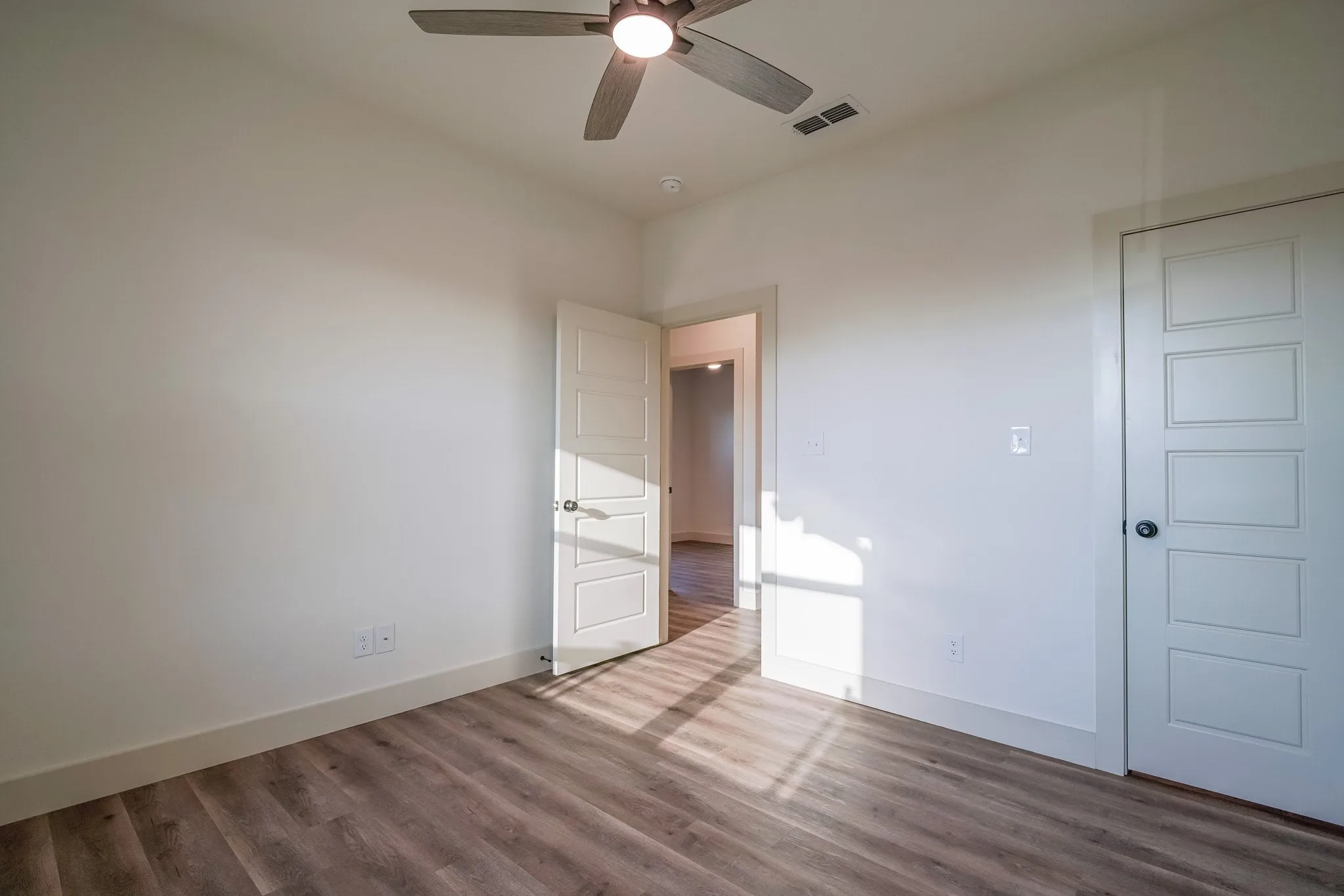 Single Family Residence For Sale in Taylor County , 6617 Beals Creek Avenue, Abilene, Texas 79606, 4 Bedroom, 3 Bathroom, 3 Garage spaces, 2,476 Sqft, built in 2023, mls#21354101, Real Estate Agent in Abilene, Homes For Sale in Taylor county, Homes For Sale in Abilene, Realtor in Abilene Texas, Real Estate Brokerage Independent Realty Texas, Luminita Cordes Realtor