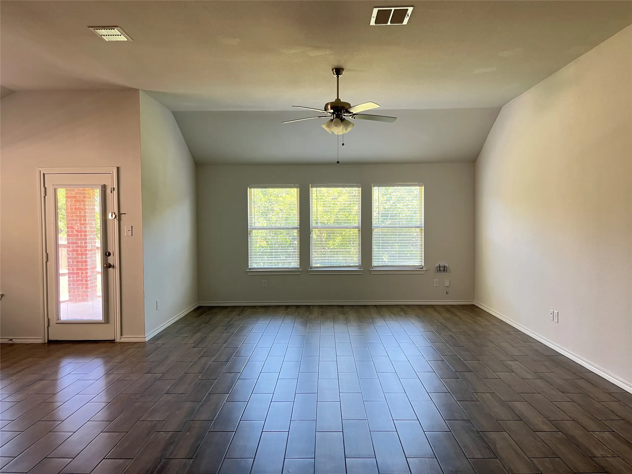 Single Family Residence For Rent in Denton County , 3736 Maroon Creek Road, Aubrey, Texas 76227, 4 Bedroom, 2 Bathroom, 2 Garage spaces, 2,030 Sqft, built in 2022, mls#21352586, Real Estate Agent in Aubrey, Homes For Rent in Denton county, Homes For Rent in Aubrey, Realtor in Aubrey Texas, Real Estate Brokerage Independent Realty Texas, Luminita Cordes Realtor