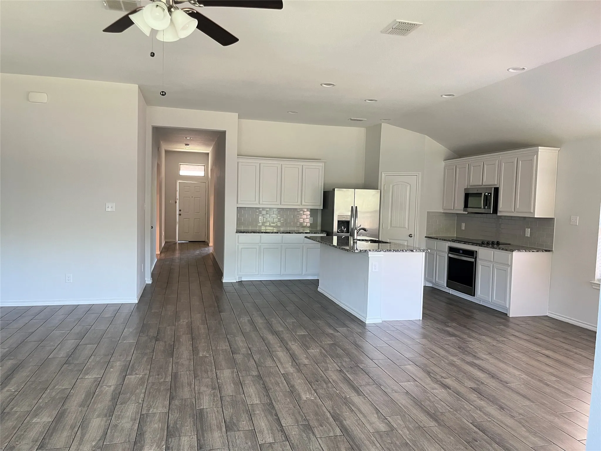 Single Family Residence For Rent in Denton County , 3736 Maroon Creek Road, Aubrey, Texas 76227, 4 Bedroom, 2 Bathroom, 2 Garage spaces, 2,030 Sqft, built in 2022, mls#21352586, Real Estate Agent in Aubrey, Homes For Rent in Denton county, Homes For Rent in Aubrey, Realtor in Aubrey Texas, Real Estate Brokerage Independent Realty Texas, Luminita Cordes Realtor