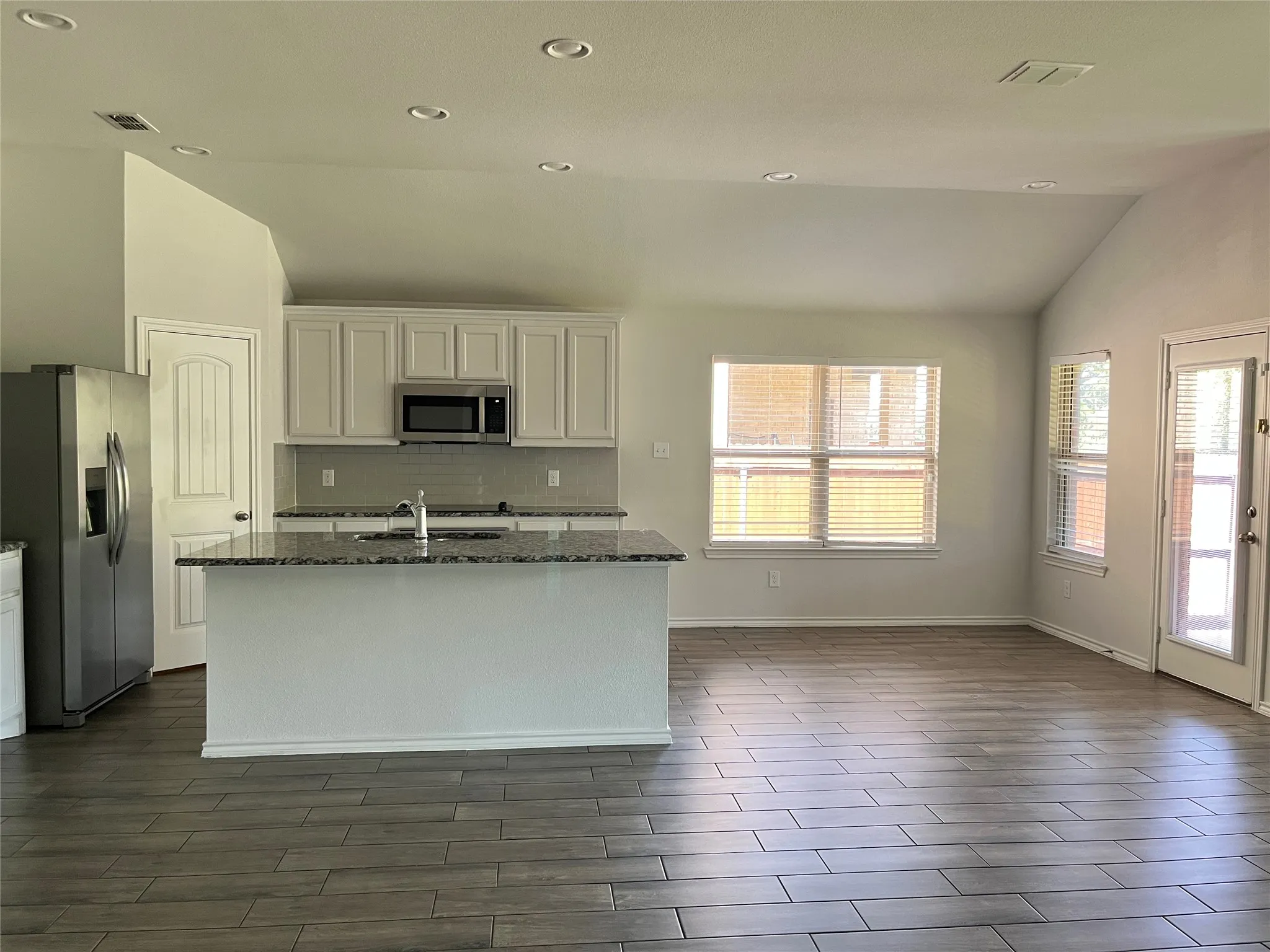 Single Family Residence For Rent in Denton County , 3736 Maroon Creek Road, Aubrey, Texas 76227, 4 Bedroom, 2 Bathroom, 2 Garage spaces, 2,030 Sqft, built in 2022, mls#21352586, Real Estate Agent in Aubrey, Homes For Rent in Denton county, Homes For Rent in Aubrey, Realtor in Aubrey Texas, Real Estate Brokerage Independent Realty Texas, Luminita Cordes Realtor