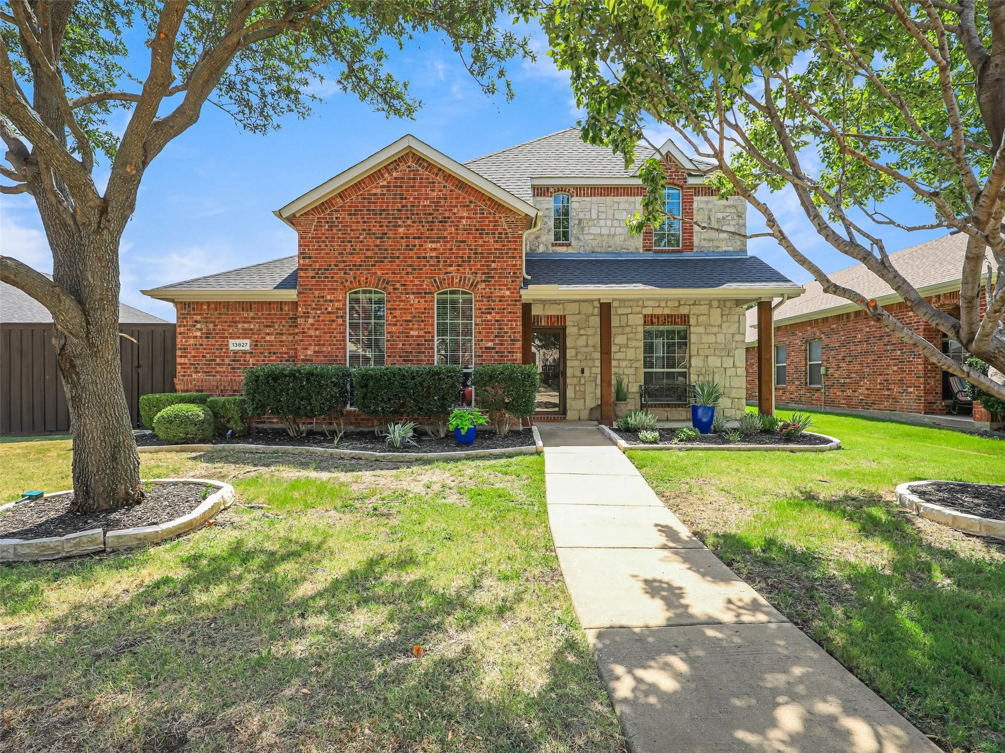 Single Family Residence For Sale in Denton County , 13827 Plum Valley Drive, Frisco, Texas 75033, 4 Bedroom, 3 Bathroom, 2 Garage spaces, 3,013 Sqft, built in 2006, mls#21354336, Real Estate Agent in Frisco, Homes For Sale in Denton county, Homes For Sale in Frisco, Realtor in Frisco Texas, Real Estate Brokerage Independent Realty Texas, Luminita Cordes Realtor