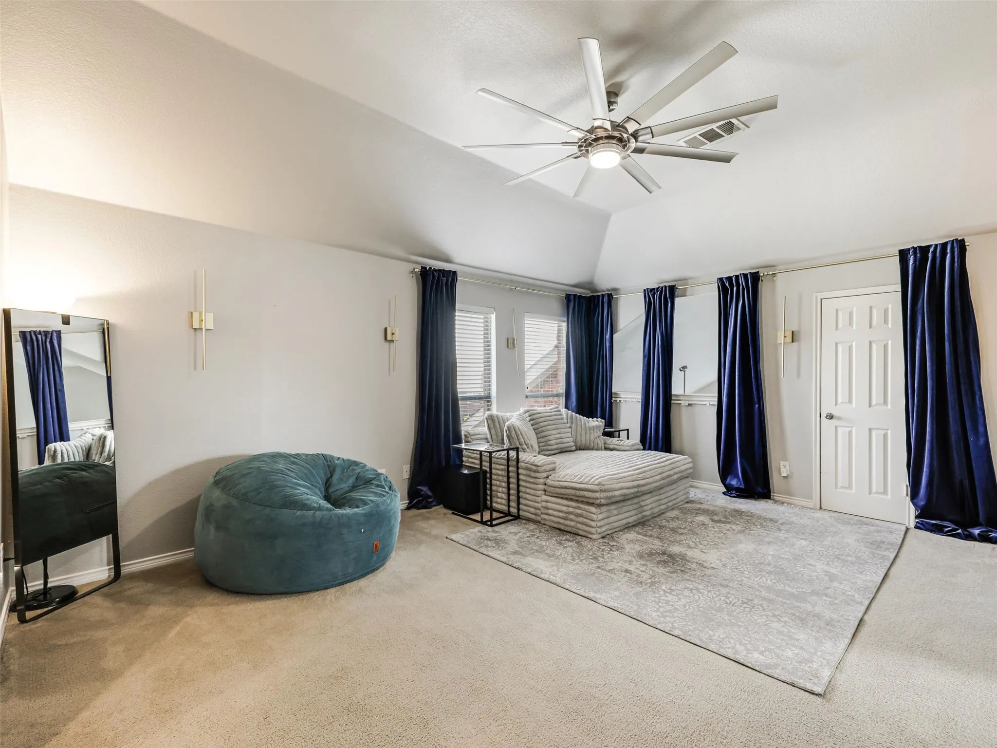 Single Family Residence For Sale in Denton County , 13827 Plum Valley Drive, Frisco, Texas 75033, 4 Bedroom, 3 Bathroom, 2 Garage spaces, 3,013 Sqft, built in 2006, mls#21354336, Real Estate Agent in Frisco, Homes For Sale in Denton county, Homes For Sale in Frisco, Realtor in Frisco Texas, Real Estate Brokerage Independent Realty Texas, Luminita Cordes Realtor