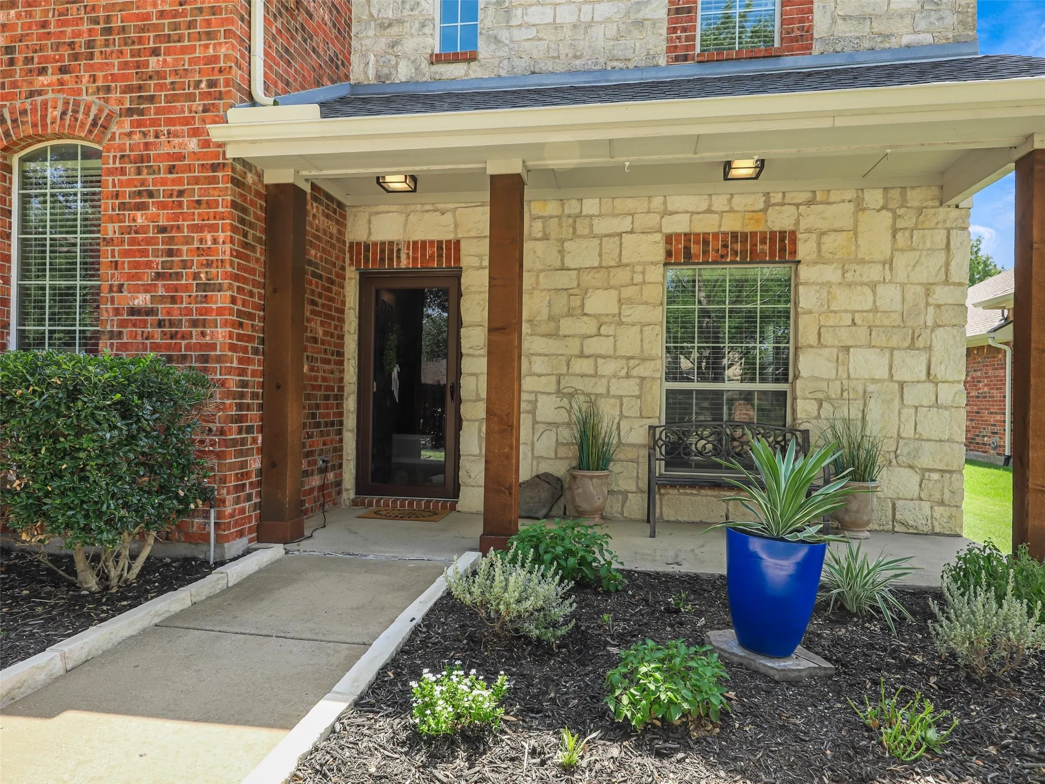 Single Family Residence For Sale in Denton County , 13827 Plum Valley Drive, Frisco, Texas 75033, 4 Bedroom, 3 Bathroom, 2 Garage spaces, 3,013 Sqft, built in 2006, mls#21354336, Real Estate Agent in Frisco, Homes For Sale in Denton county, Homes For Sale in Frisco, Realtor in Frisco Texas, Real Estate Brokerage Independent Realty Texas, Luminita Cordes Realtor